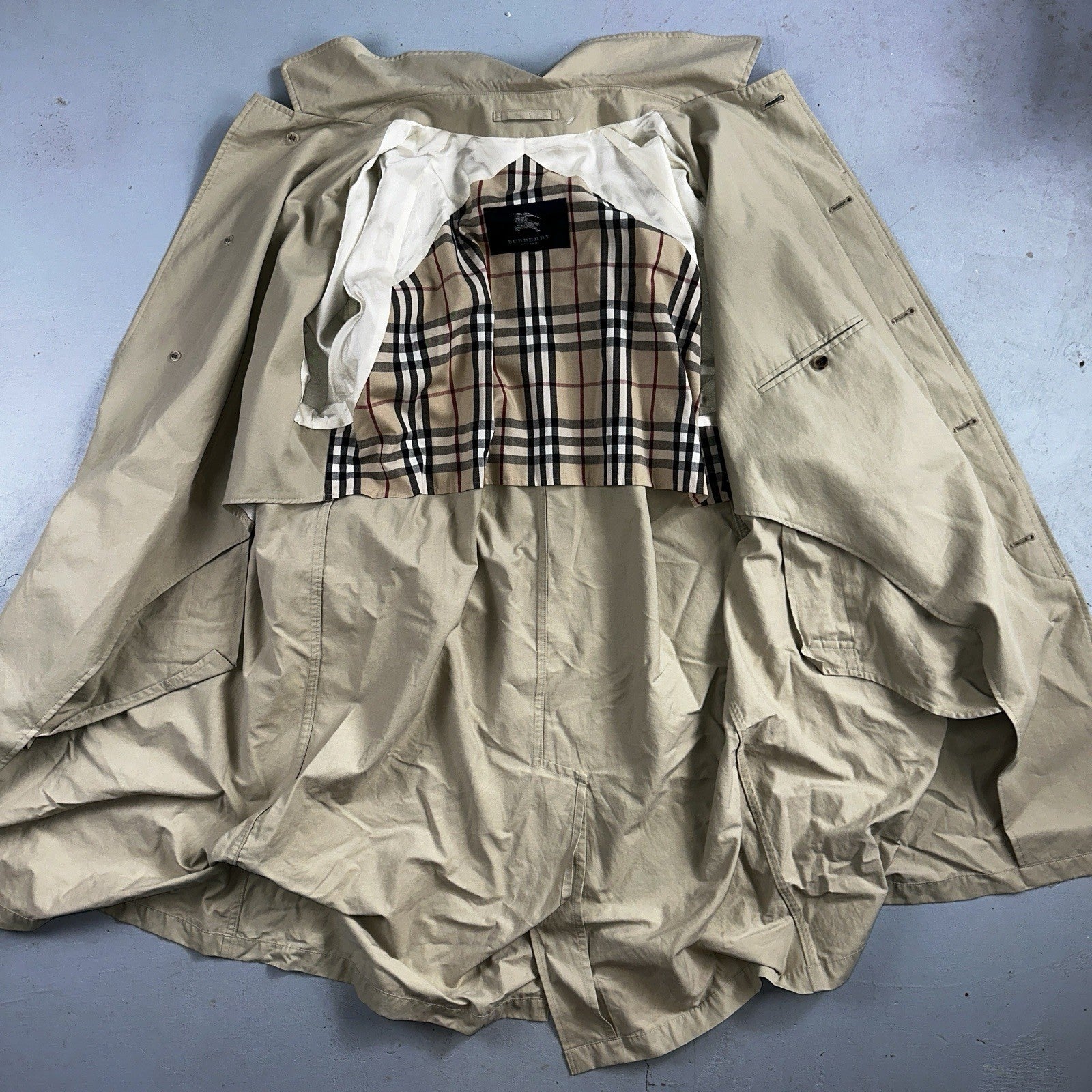 Burberrys VTG London Beige Nova Check Trench Coat Mens Size 44 Regular RARE!