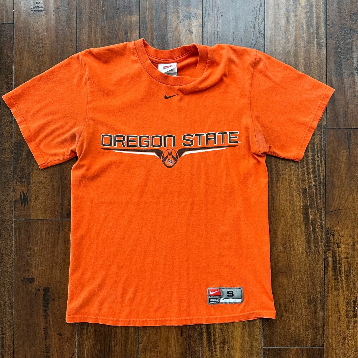 OSU Oregon State Nike Center Swoosh Vintage T Shirt Orange Y2K Beavers Football