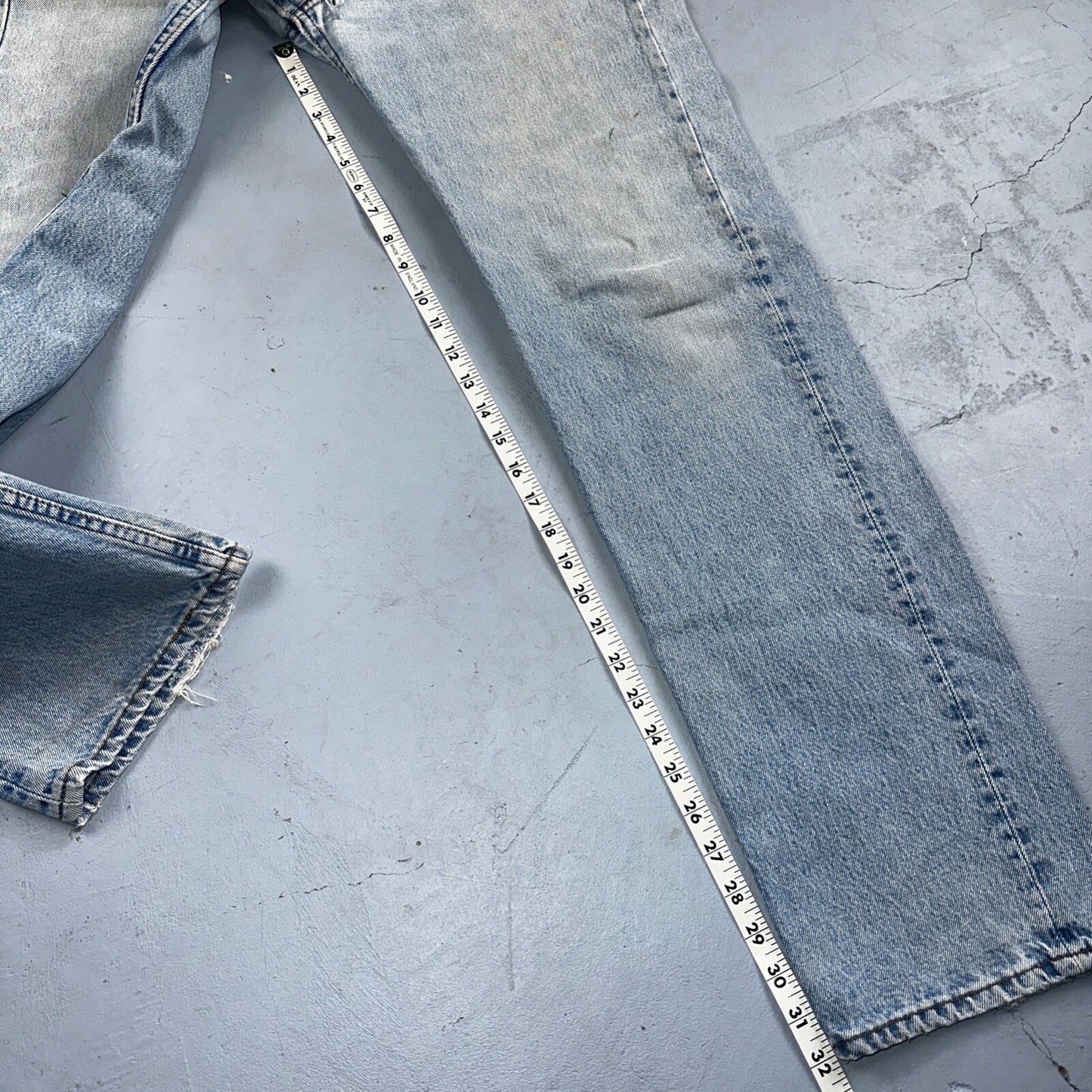 Levis 501 Vintage 90s USA XX Straight Leg Jeans Blue Light Wash 34x34 Act 32x32