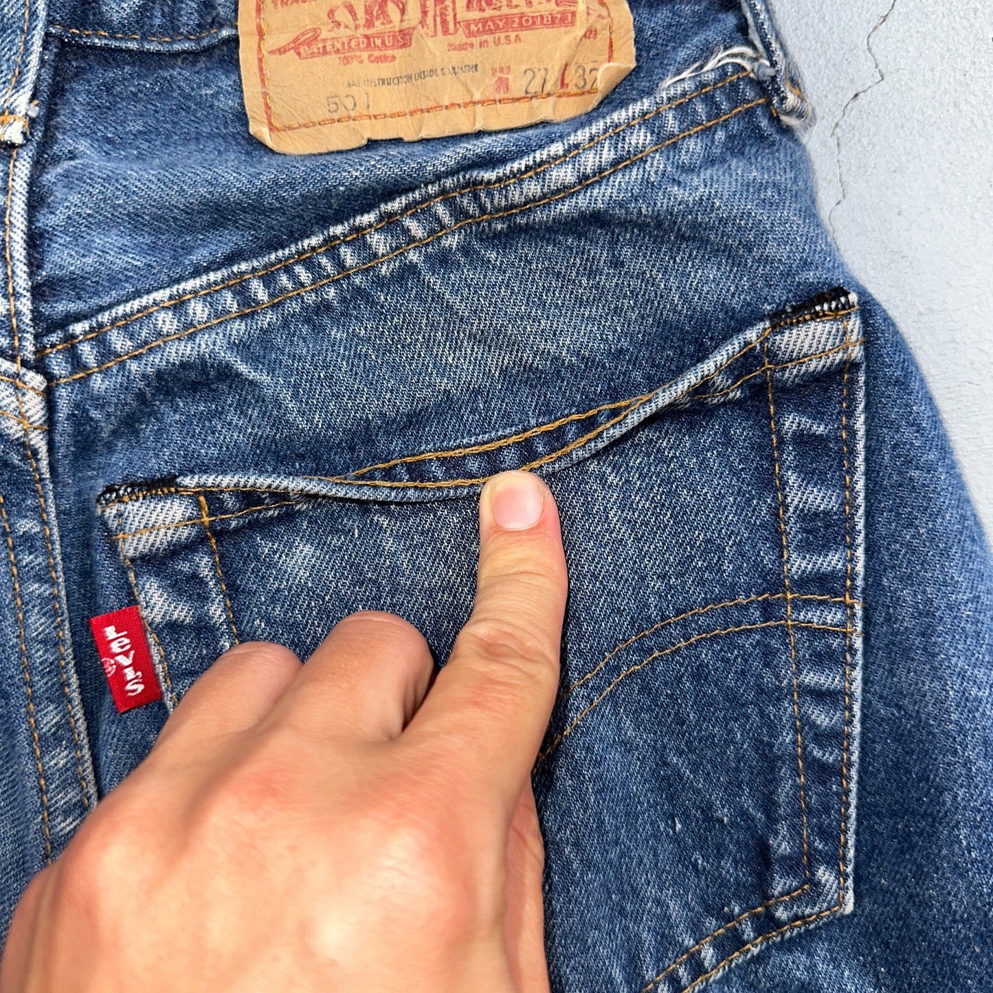 Levis 501 Vintage 80s Redline Selvedge USA XX Jeans Med Wash 27x32 Act 24x28