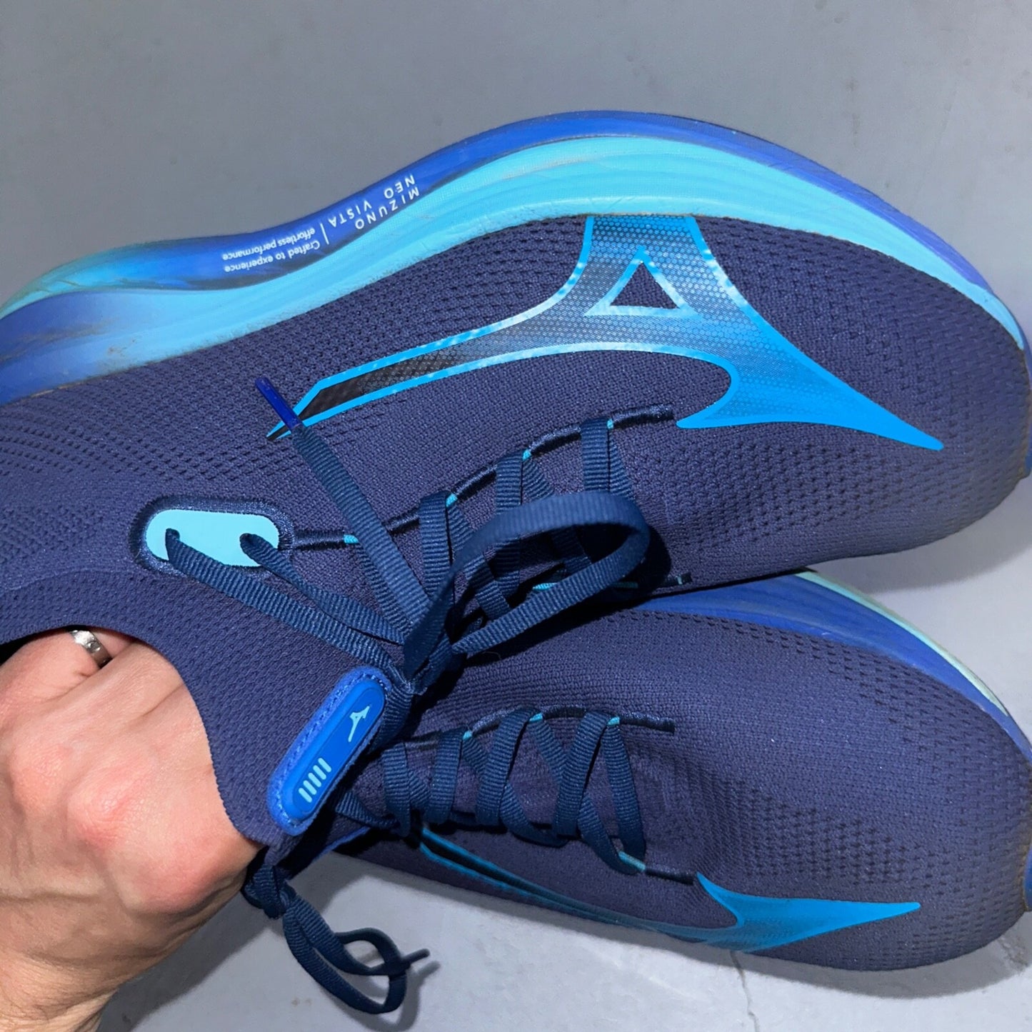 Mizuno Mens Sneakers Blue Size 11 Neo Vista Running Breathable Comfort Light