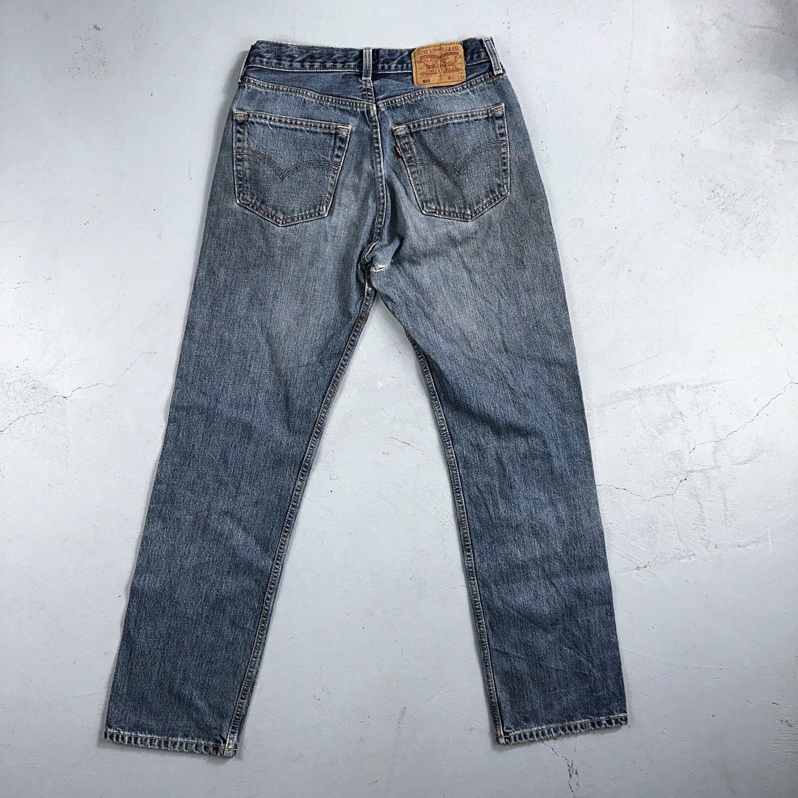 Levis 501 Vintage 90s Hungary Straight Leg Jeans 31x32 Y2K Med Wash Act 28x30