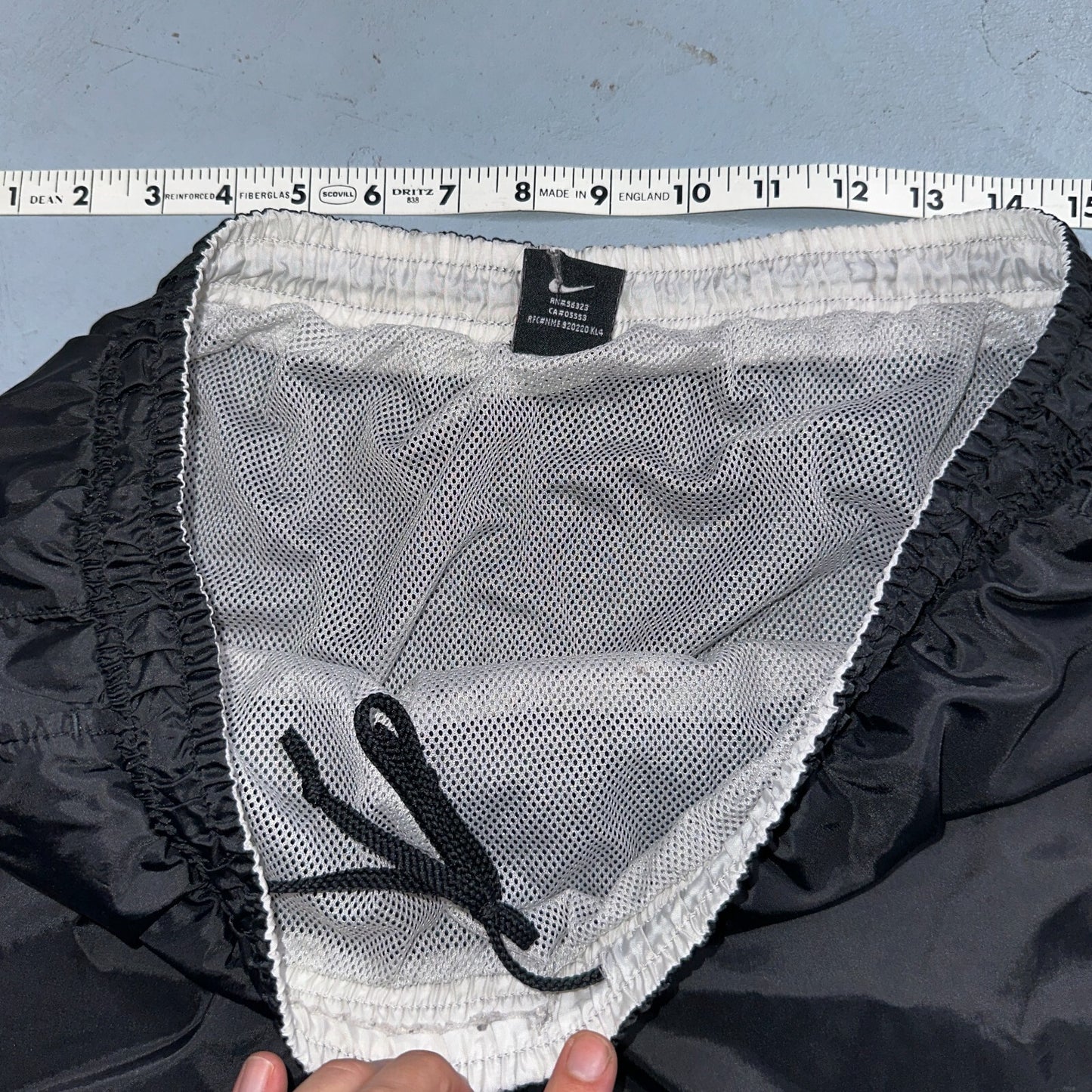 Nike VTG Shorts Mens Large Black 90s Nylon Soccer Futbol Glanz Basic Essential