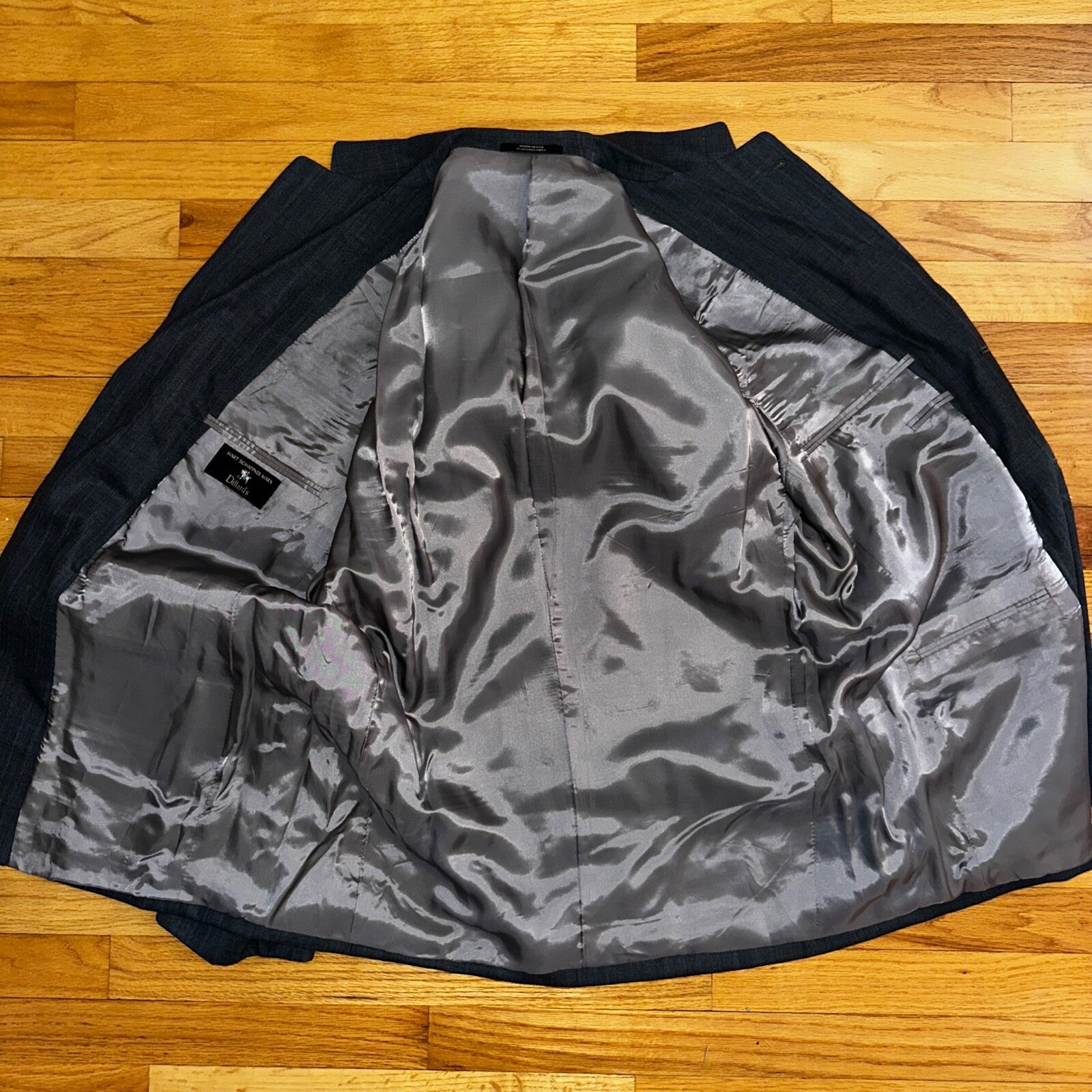 Hart Schaffner Marx Suit Mens 44L Gray Subtle Stripe Zignone USA Dillards 38x29