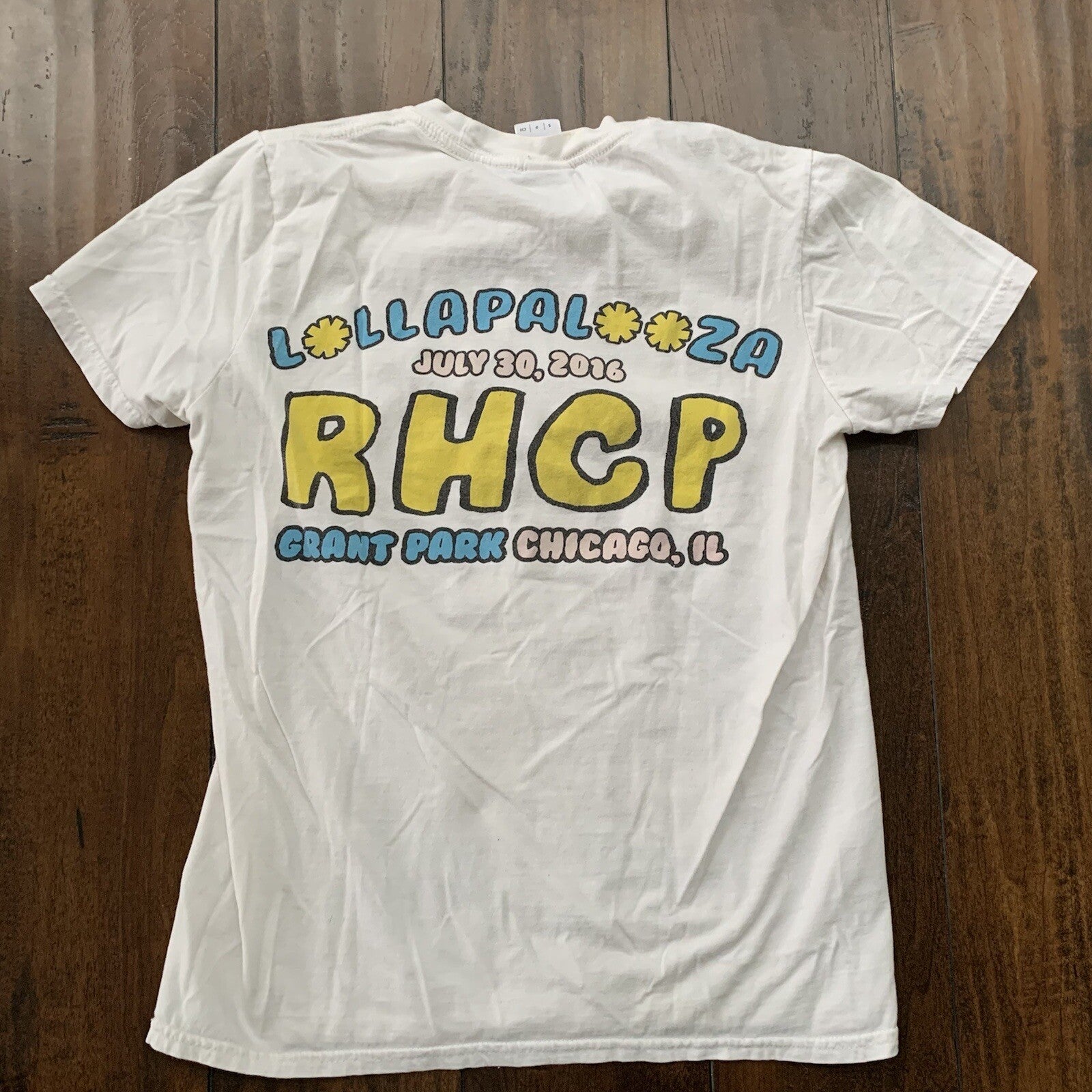 Red Hot Chili Peppers Vintage Style 2016 T Shirt Small Lollapalooza Rap Music