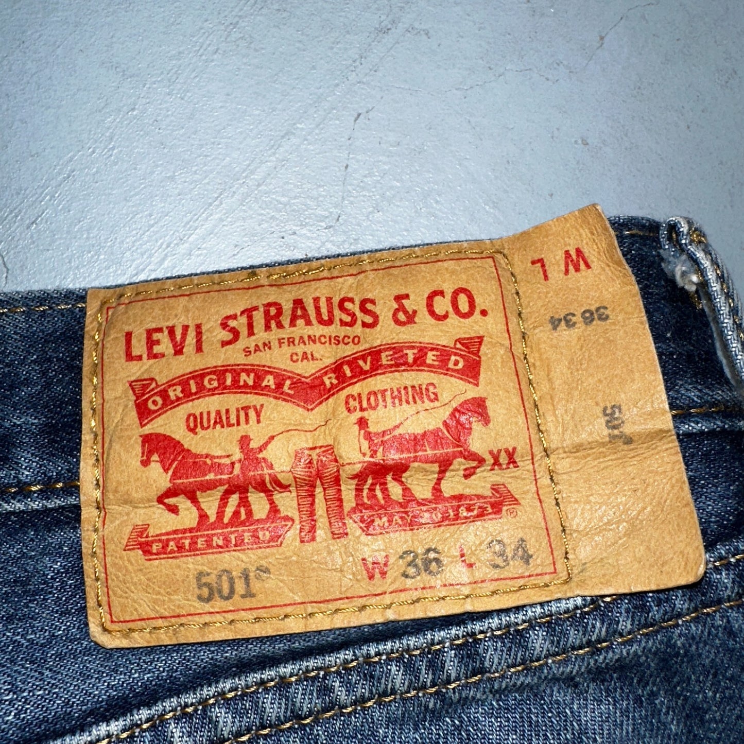 Levis 501 Y2K XX Straight Leg Jeans Blue VTG Med Wash 36x34 Act 37x32