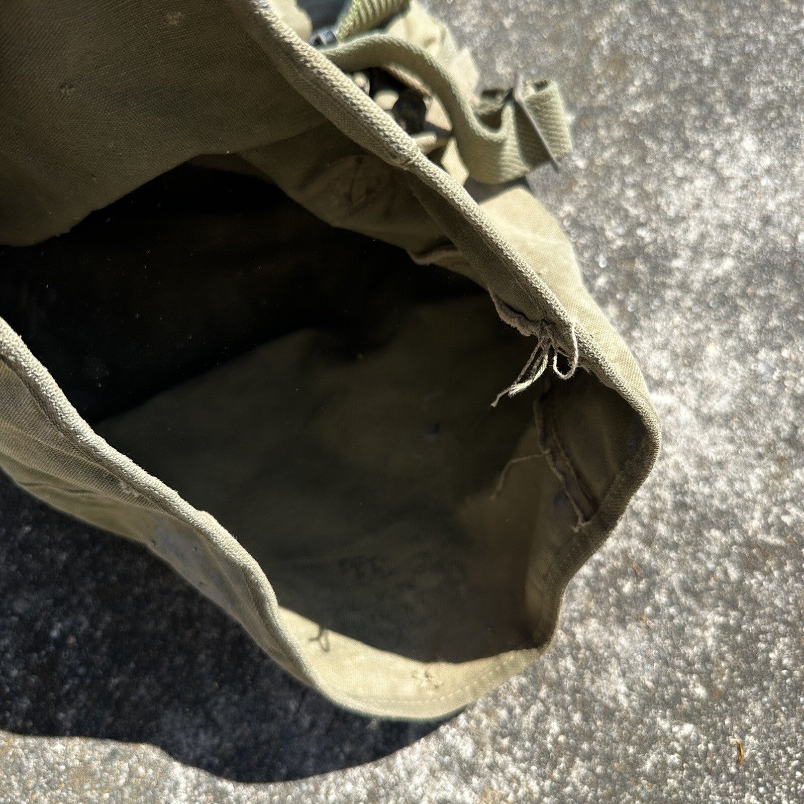 Korea US GI Gas Mask Bag Original Backpack Belt WWII Haversack 1960s?