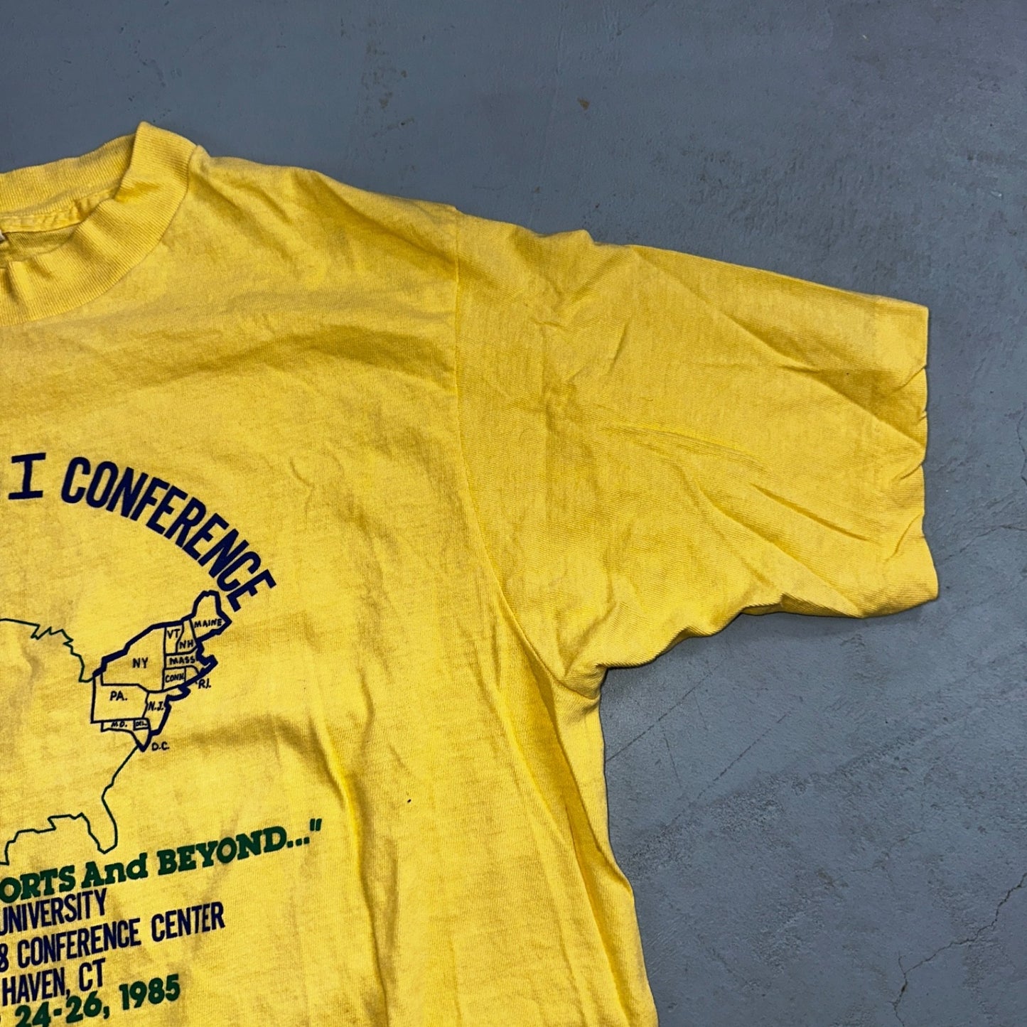Yale University 1985 NIRSA VTG T Shirt Yellow Screen Stars New York East Coast