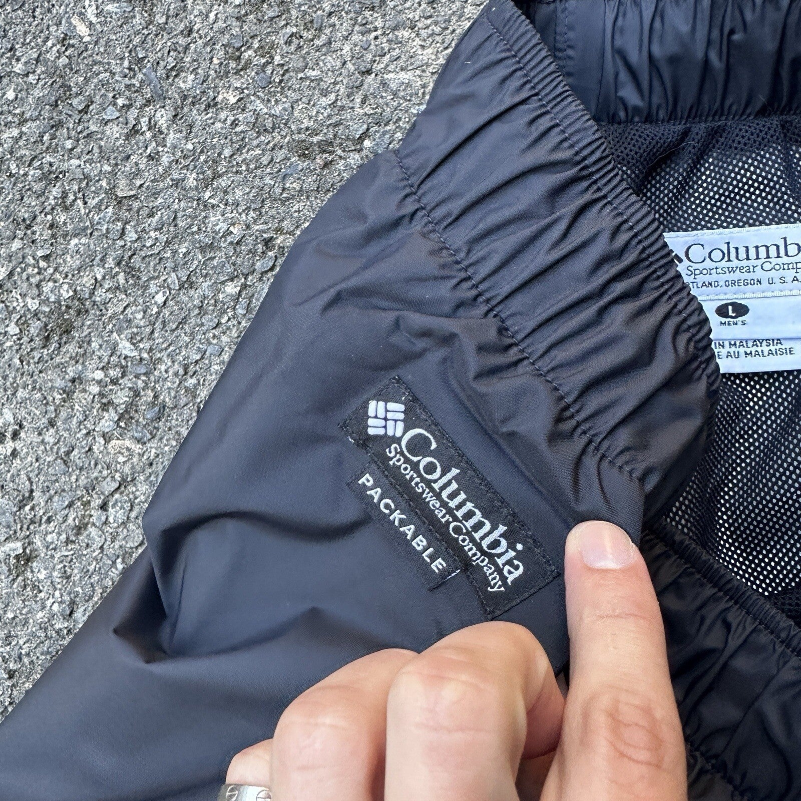 Columbia Pants Mens L 30x31 Black Cargo Omni Tech Shade Outdoors Waterproof