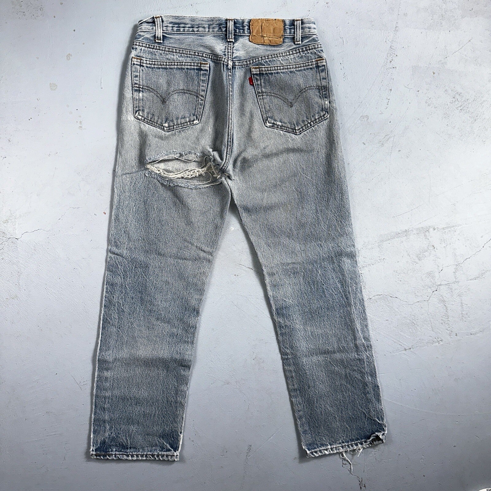 Levis 501 Vintage 80s USA XX Straight Leg Jeans 32x31 Thrashed Wash Act 30x26