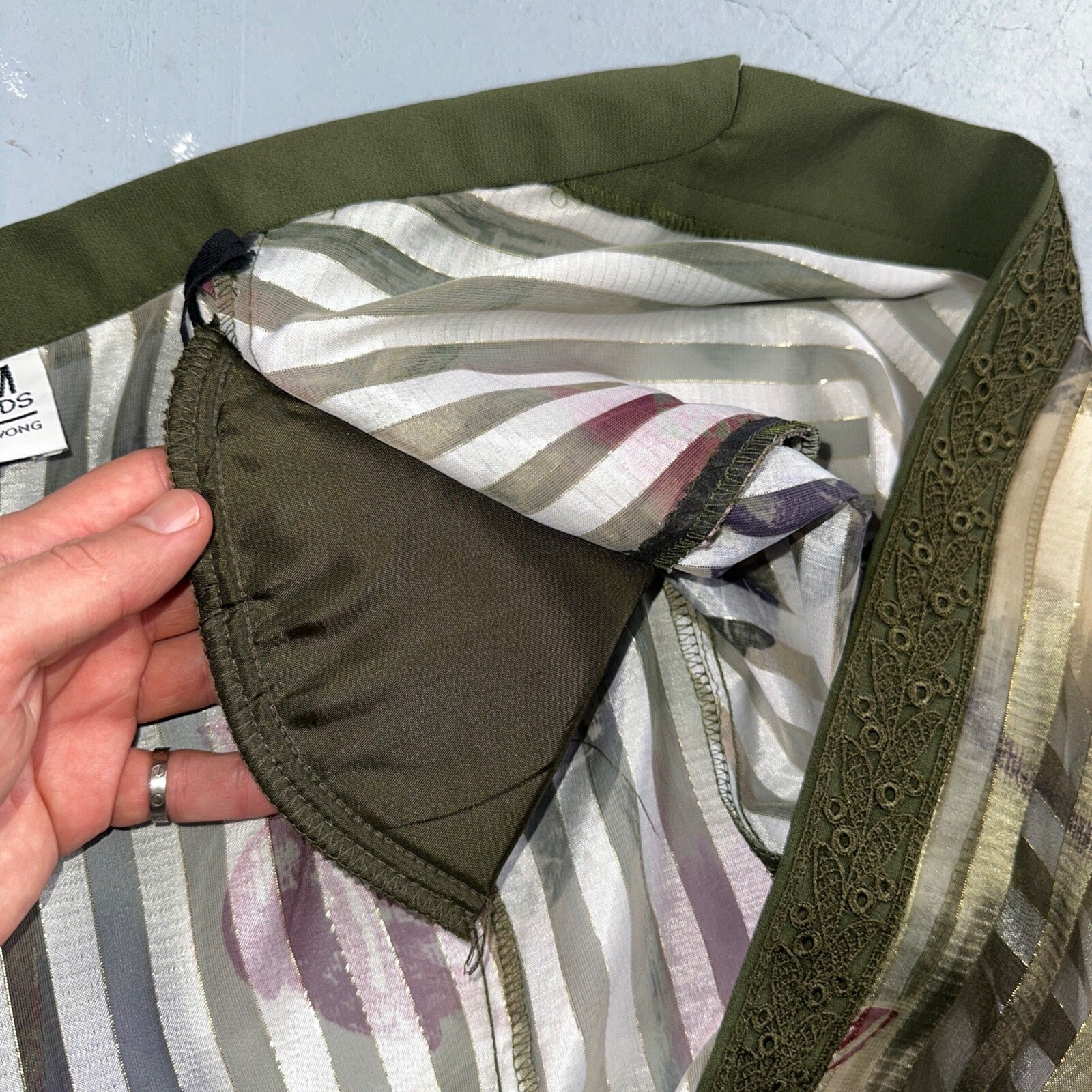 R&M Richards Karen Kwong Womens Blouse Gold Print Chain Shoulder Pads 14 USA VTG