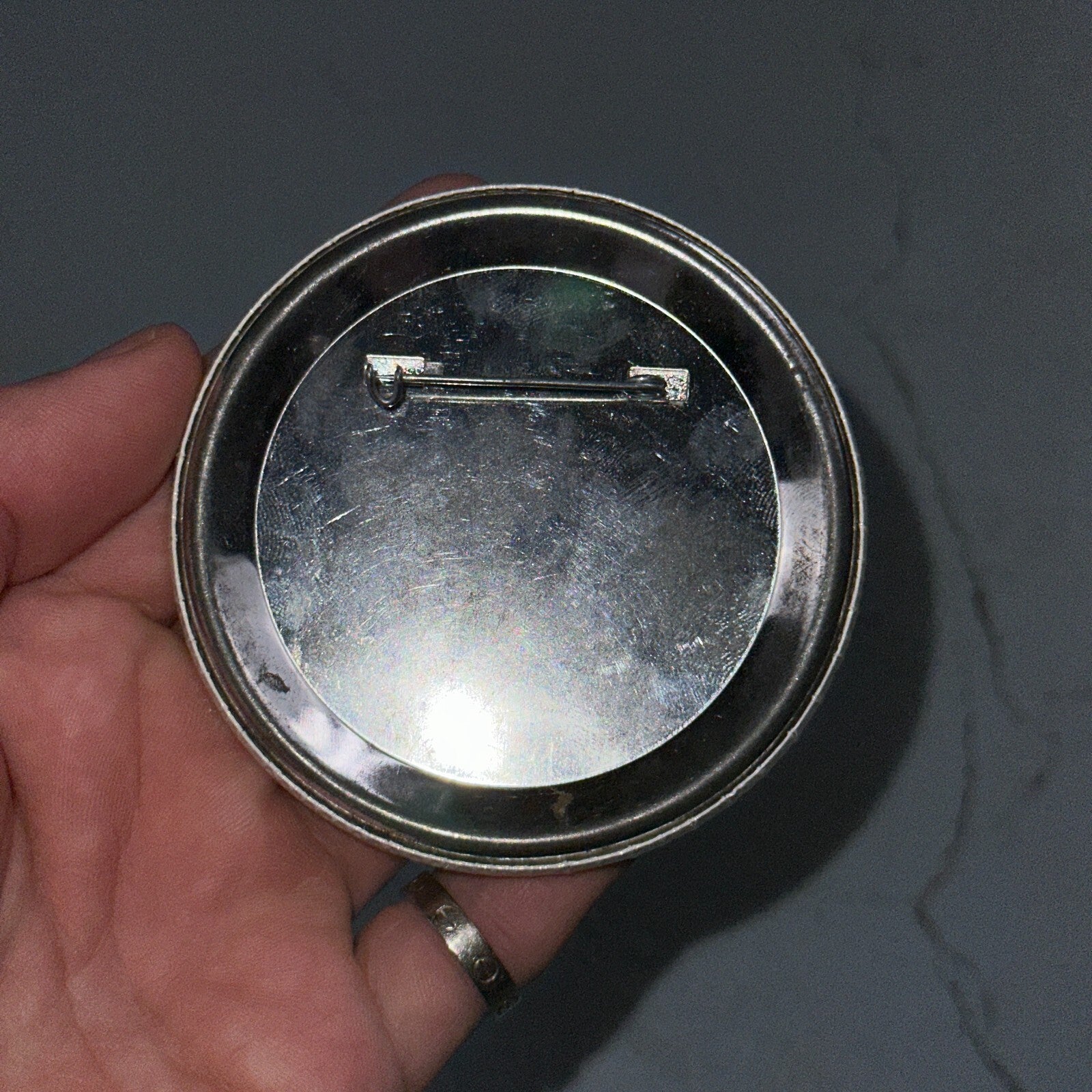 Vintage Walt Disney Duck University of Oregon Alumni Pin Button Badge 1970's WDP