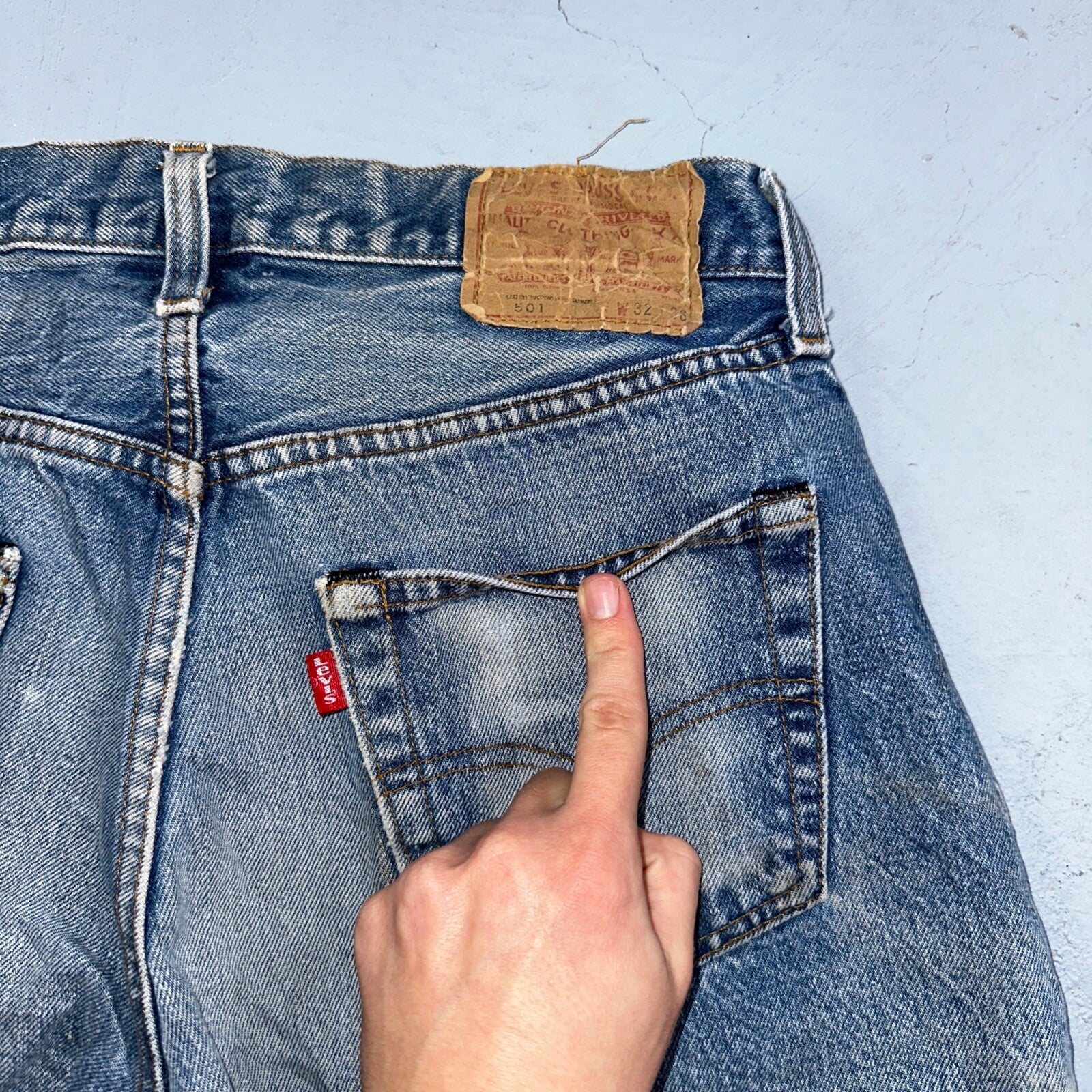 Levis 501 Vintage 80s Redline Selvedge USA XX Jeans Med Wash 32x36 Act 29x32