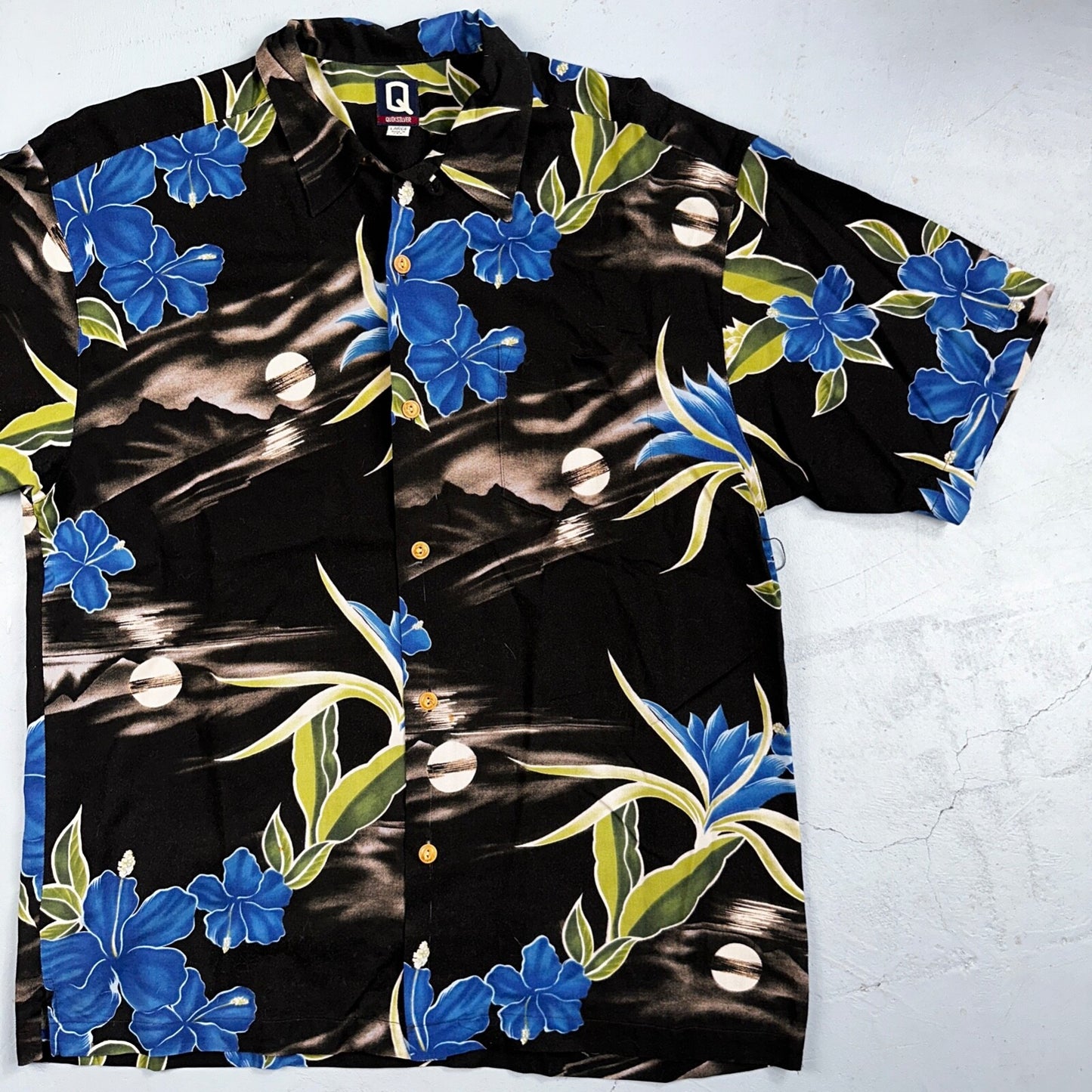 Vintage Quiksilver Mens Short Sleeve Hawaiian Shirt L 90s Made in USA Floral