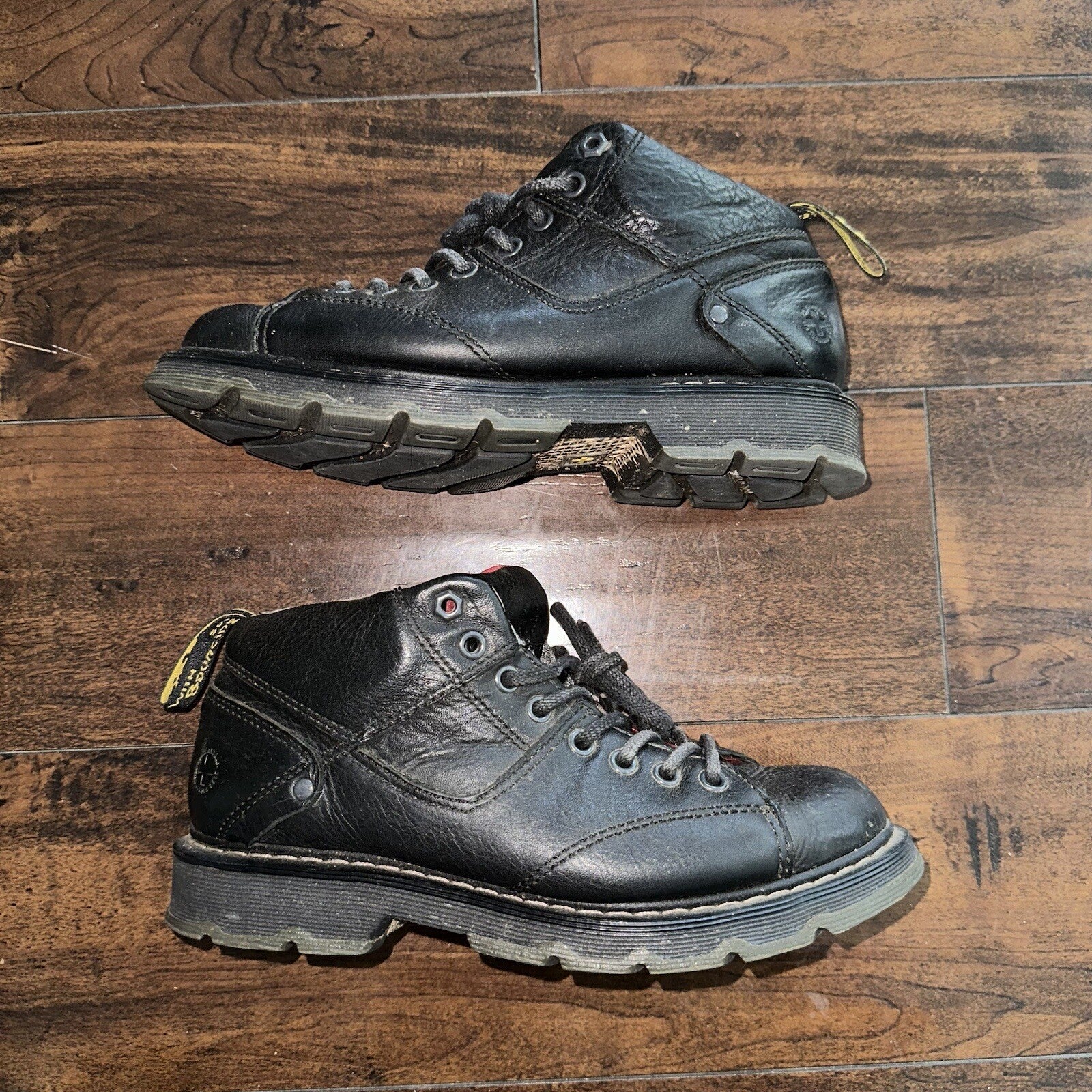 Dr. Martens Size 7 Black Reeder Low Top Work Shoes Air Wair AW004 Leather Tie