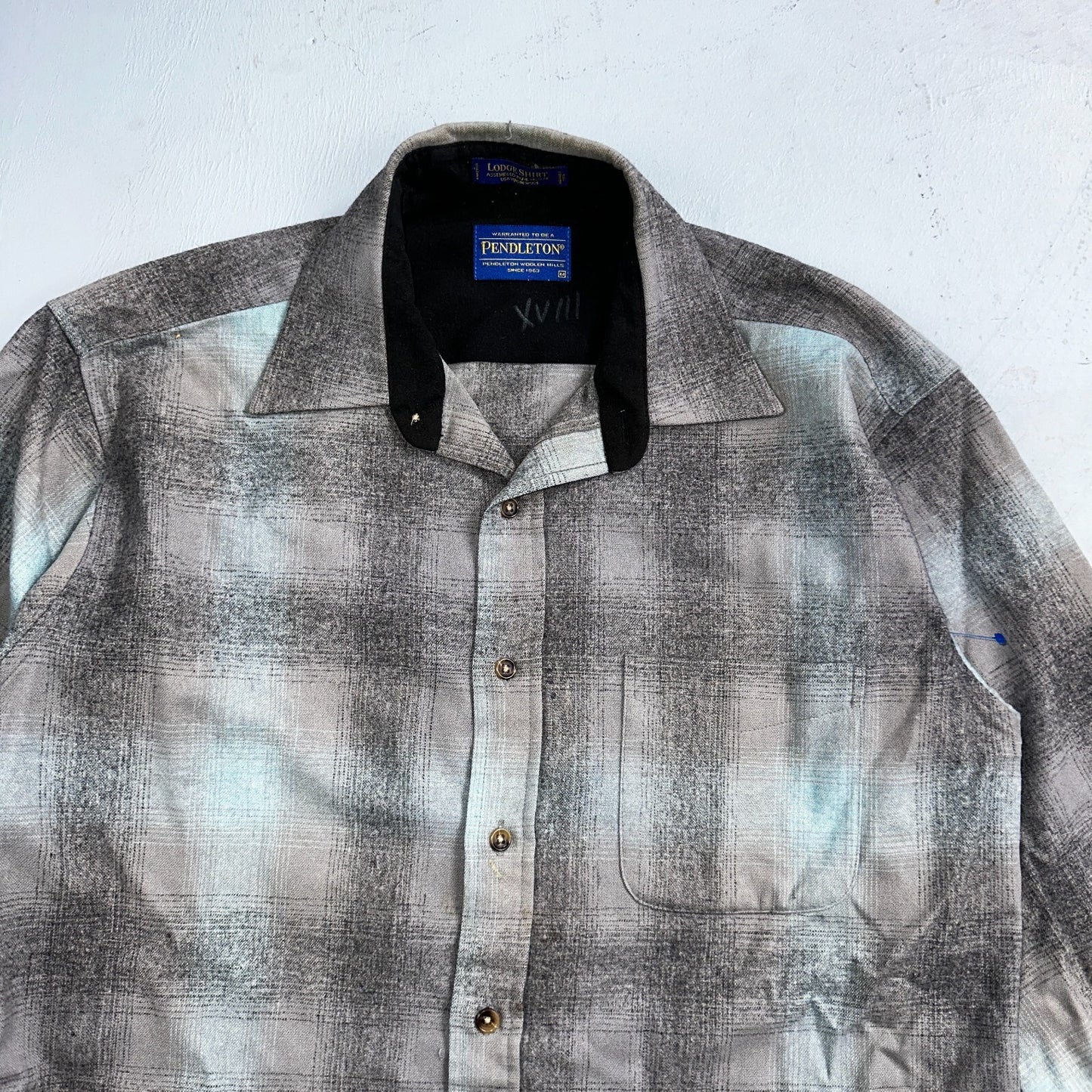 Pendleton Lodge Button Up Shirt Men's Medium Wool Plaid Gray Teal Pocket