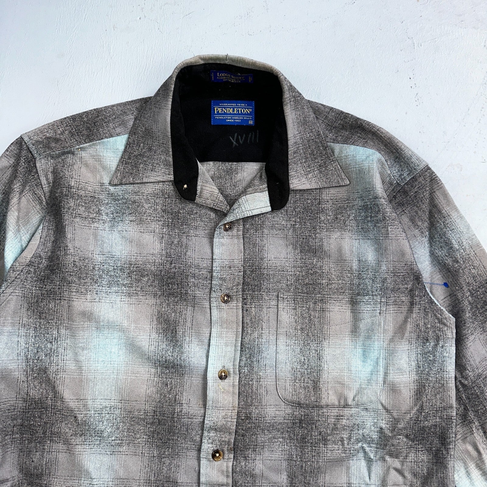 Pendleton Lodge Button Up Shirt Men's Medium Wool Plaid Gray Teal Pocket