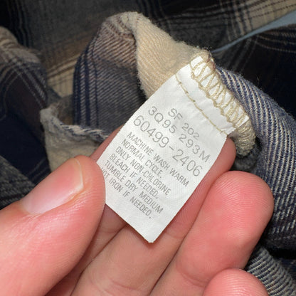 Levis Men's Plaid Flannel Shirt Size M Front Pockets Made in Russia Vintage Y2K