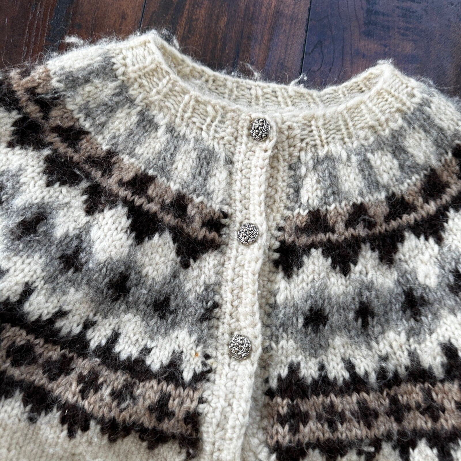 VTG Cardigan Sweater WOOL? Scandinavian Snowflakes Heavy Warm 80s Cute