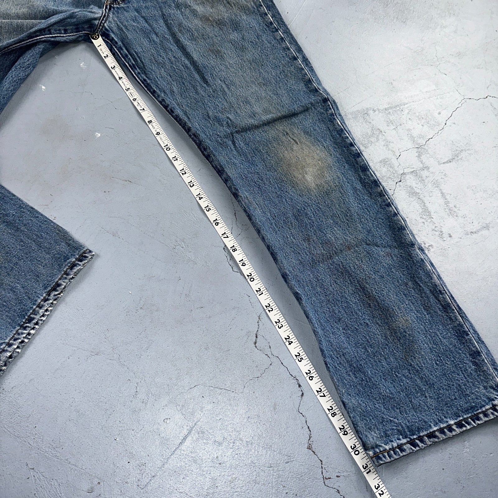 Levis 501 Vintage 90s Y2K Straight Leg Jeans Blue Light Wash 35x32 Act 34x31