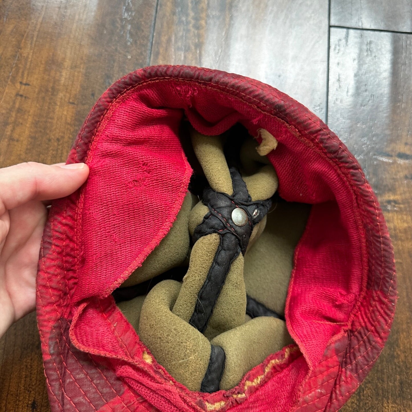 Frogskin 70s Fisherman Vintage Hat Bucket POST WWII Frog Skin Pink Red Camo