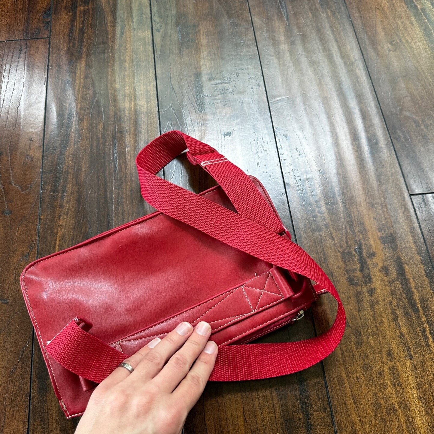 Women’s Crossbody Bag Medium Pockets Purse RED Color VTG 1980s 80s