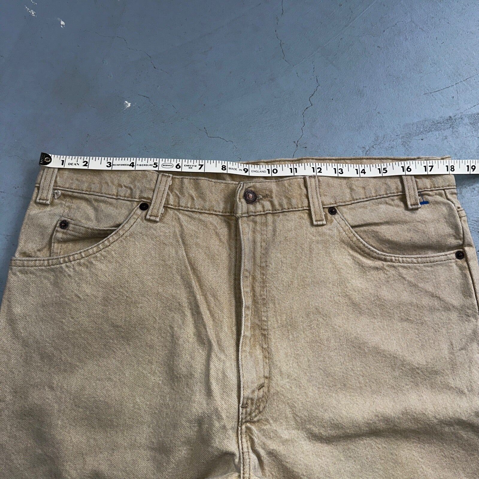 Levis 550 Vintage 90s USA Orange Tab Relaxed Tapered Leg Beige Tan Jeans 38x30