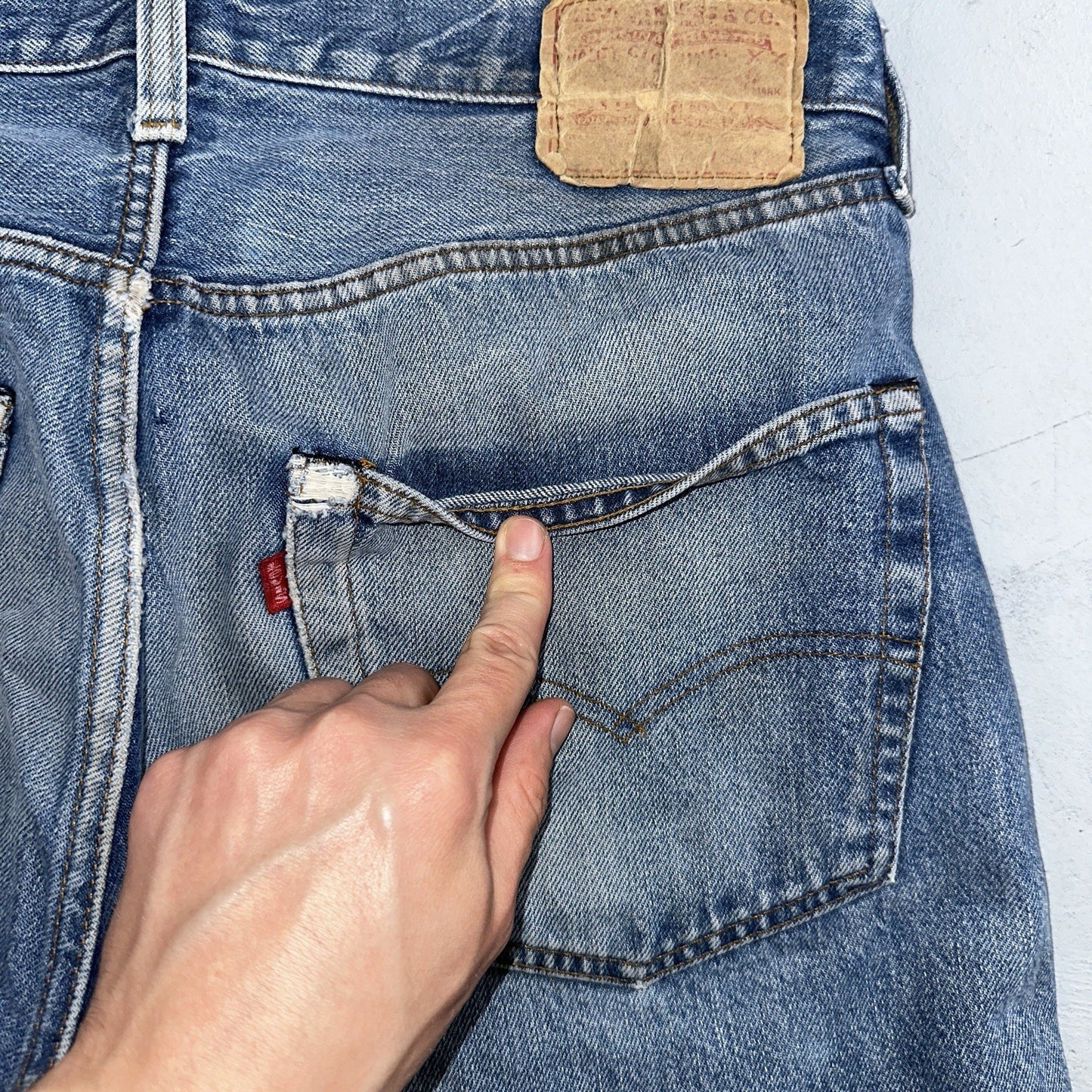 Levis 501 Vintage 80s Redline Selvedge USA XX Jeans Med Wash 35x38 Act 32x33