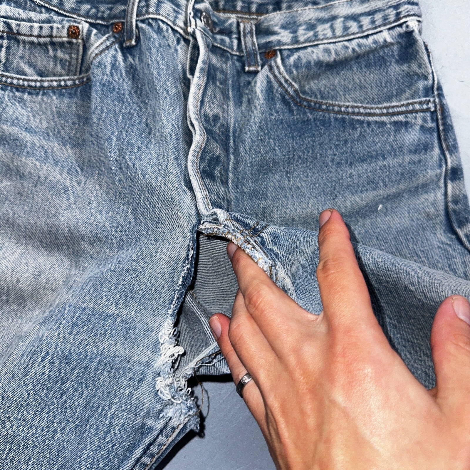 Levis 501 Vintage 90s USA XX Straight Leg Jeans 33x36 Light Wash Act 30x32