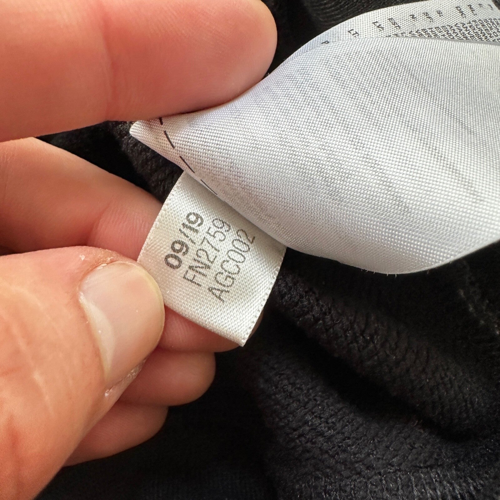 Adidas Women's Black Pullover Sweatshirt Size Medium Stiped Sleeves