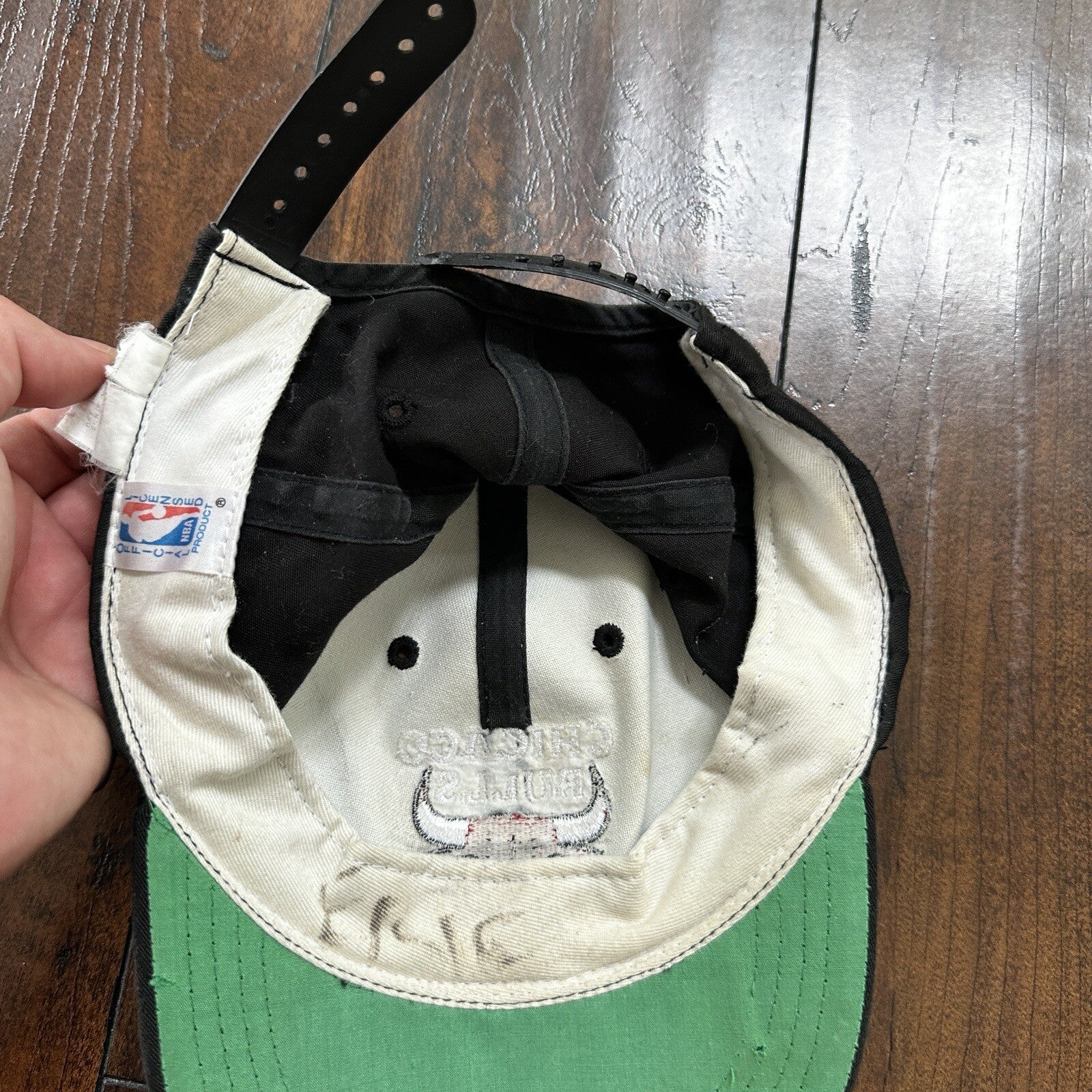 Chicago Bulls | NBA | Vintage Hat SnapBack 90s Micheal Jordan Pippen Broken