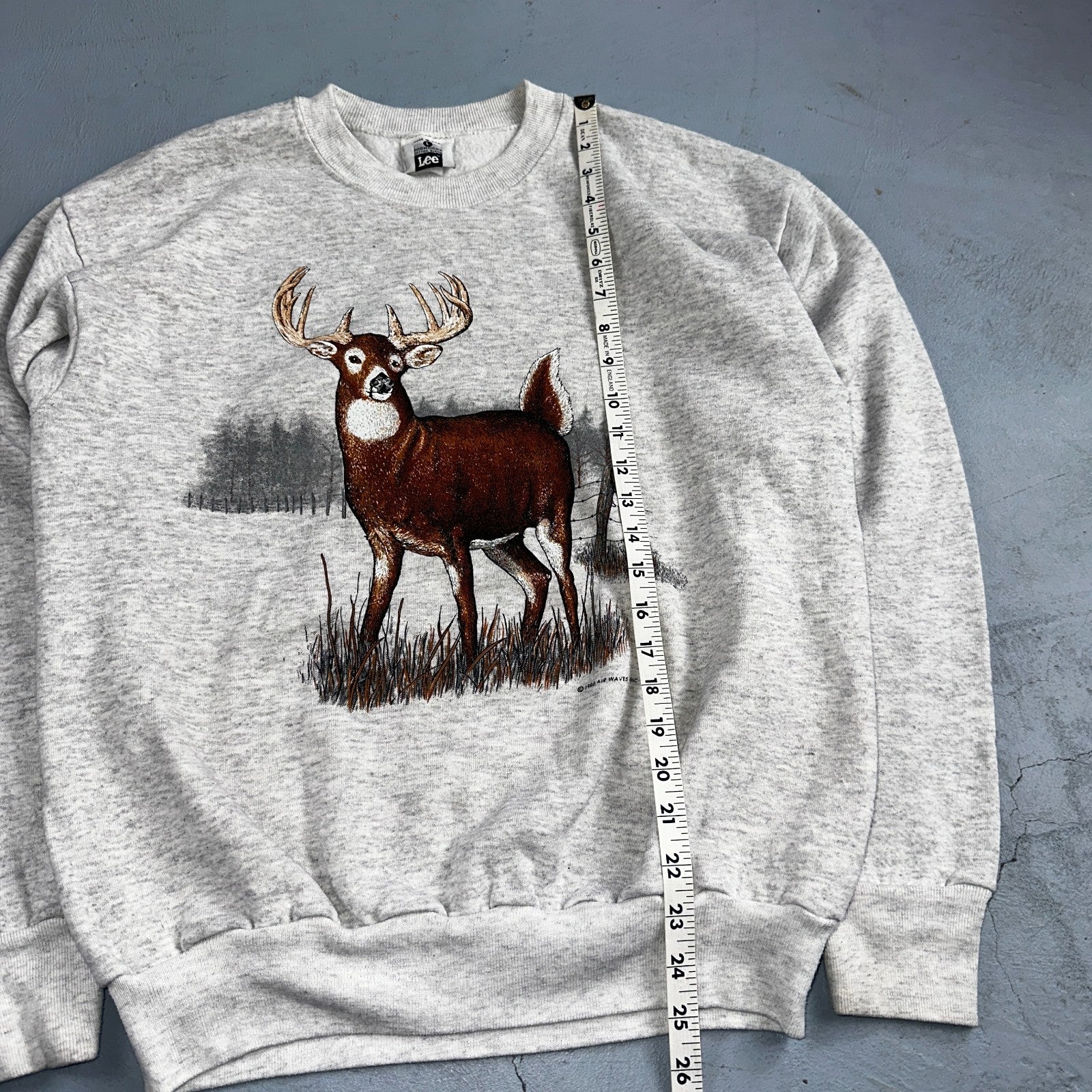 Vintage Buck White Tail Crewneck Sweatshirt Size Large Lee USA Gray Deer Hunting