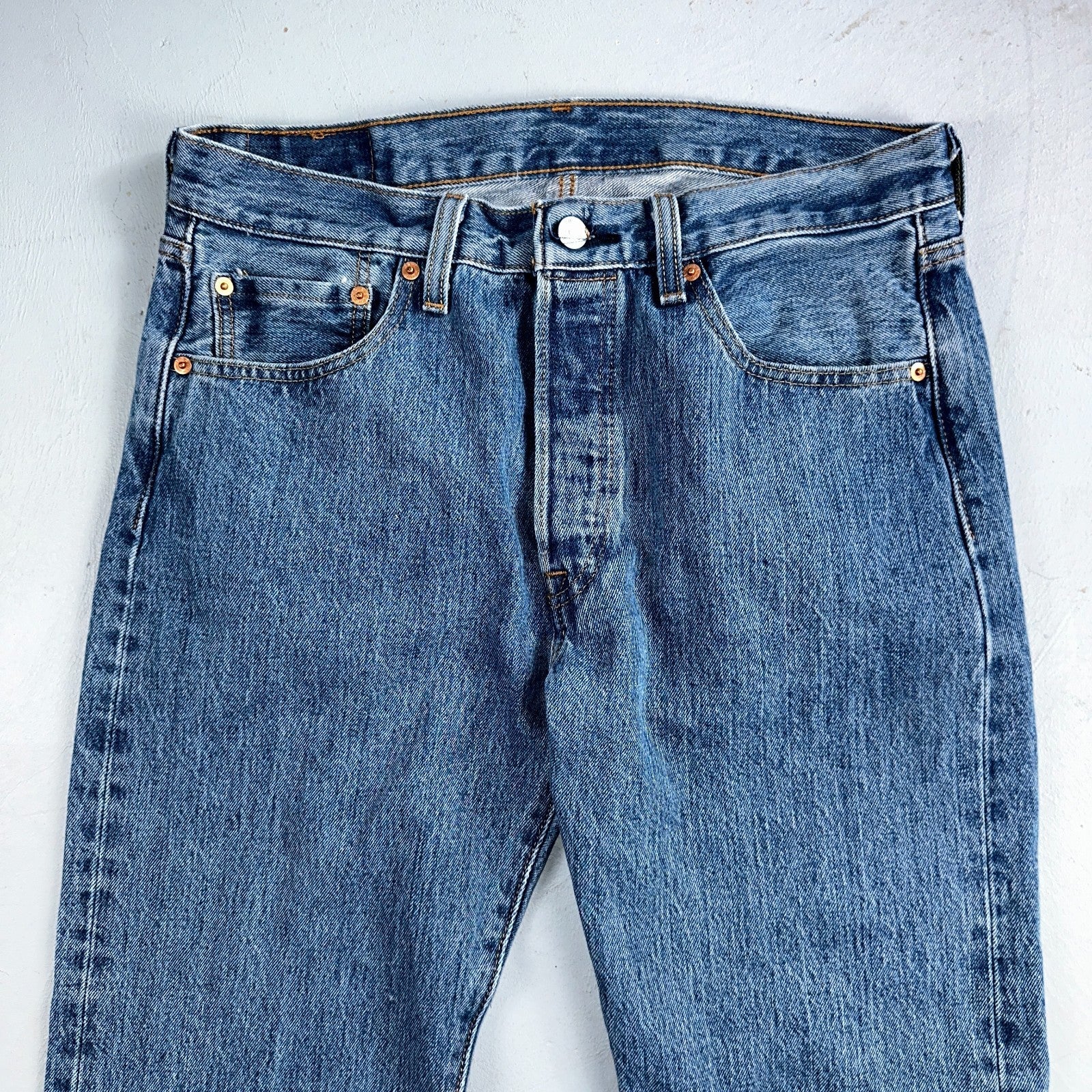 Levis 501 Vintage Y2K XX Straight Leg Jeans 32x32 Med Wash 2000s Act 32x31
