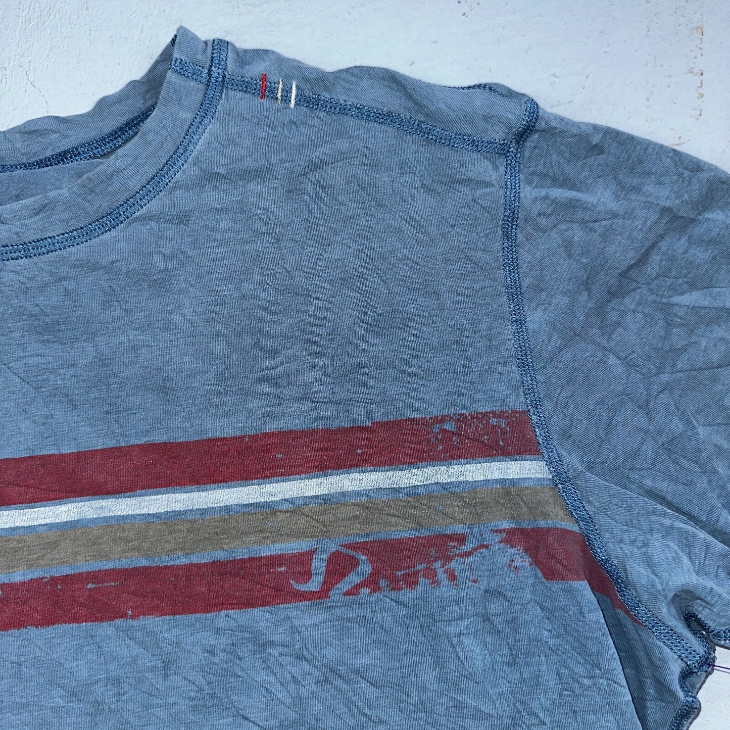 Men's Lululemon Short Sleeve Crew Neck Athletic Shirt Size M? Graphic Stripes