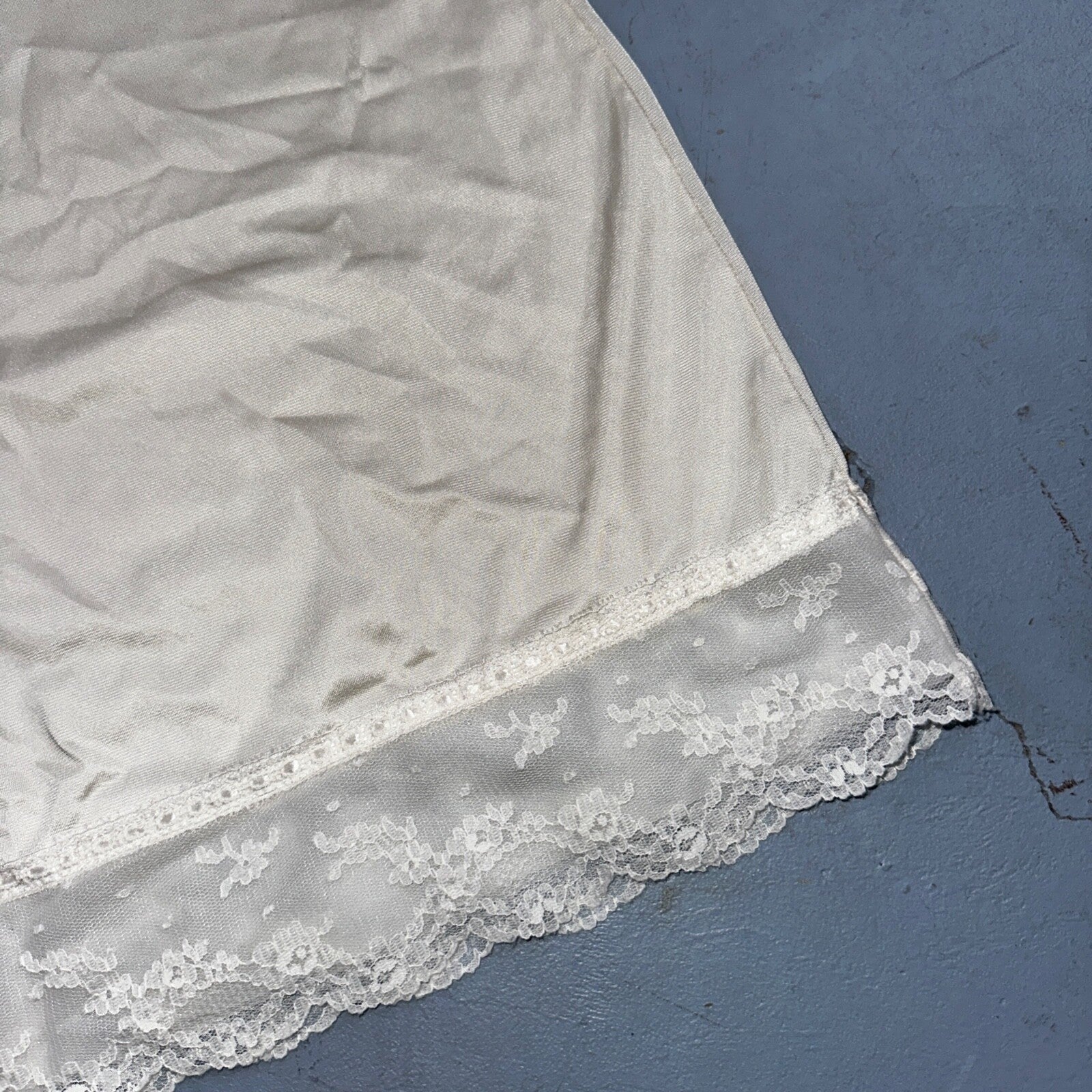 Vintage 1970s Kayser Lingerie Slip Dress Sleepwear Full Sweep Nightgown Lace 70s