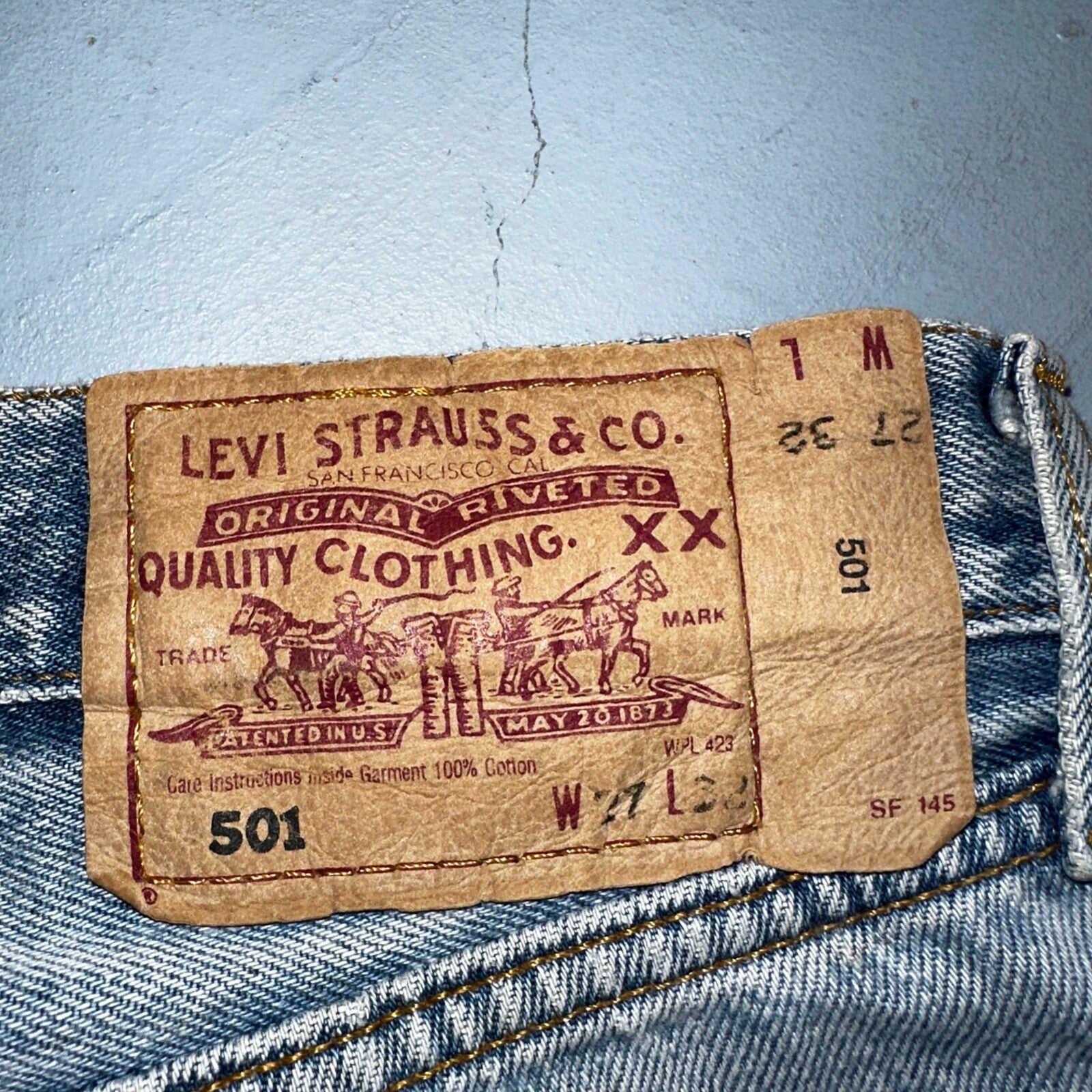 Levis 501 Vintage Y2K Europe Straight Leg Jeans 27x32 90s Light Wash Act 24x30