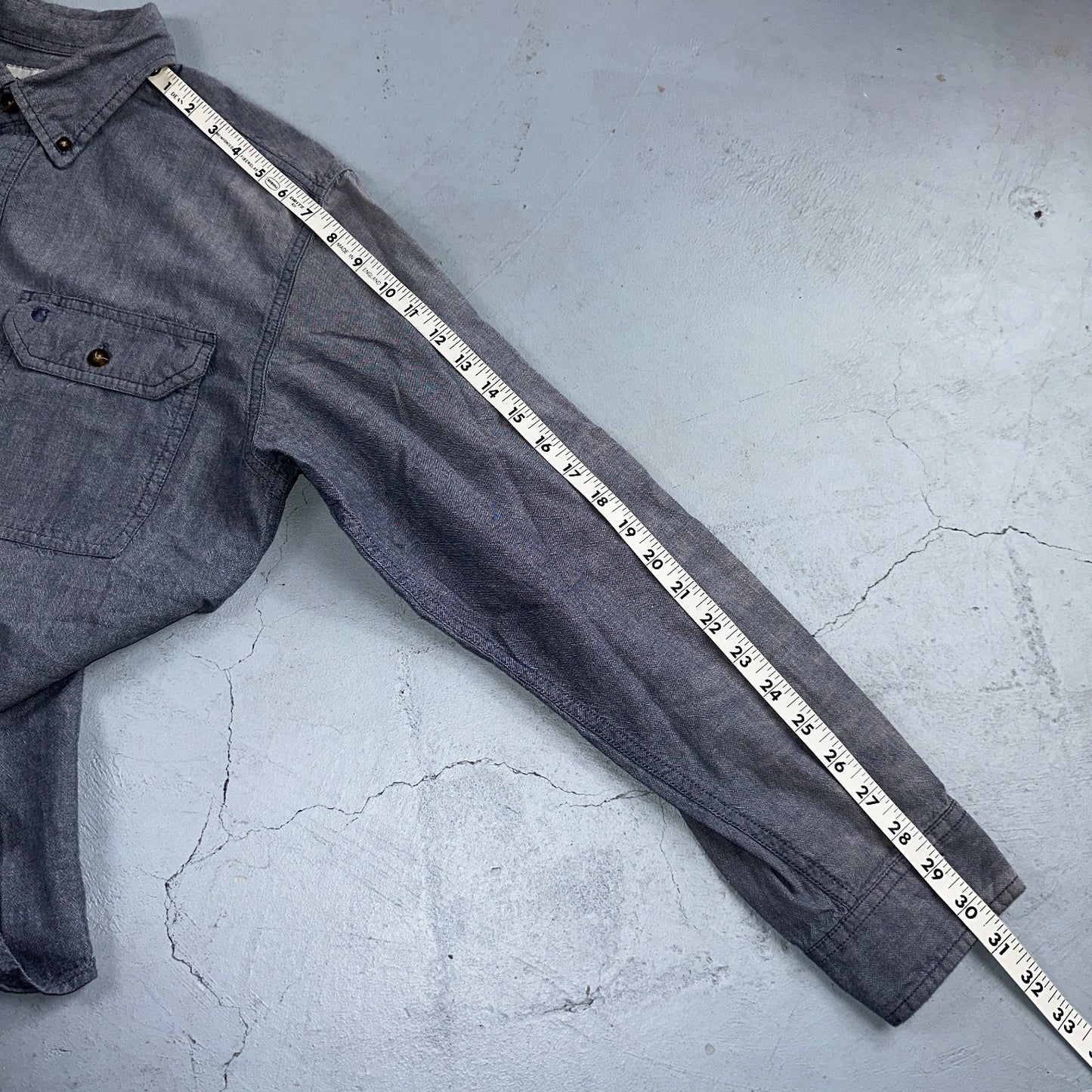 Carhartt Shirt Mens M Blue Chambray Relaxed Fit Button Up Work Adult Workwear