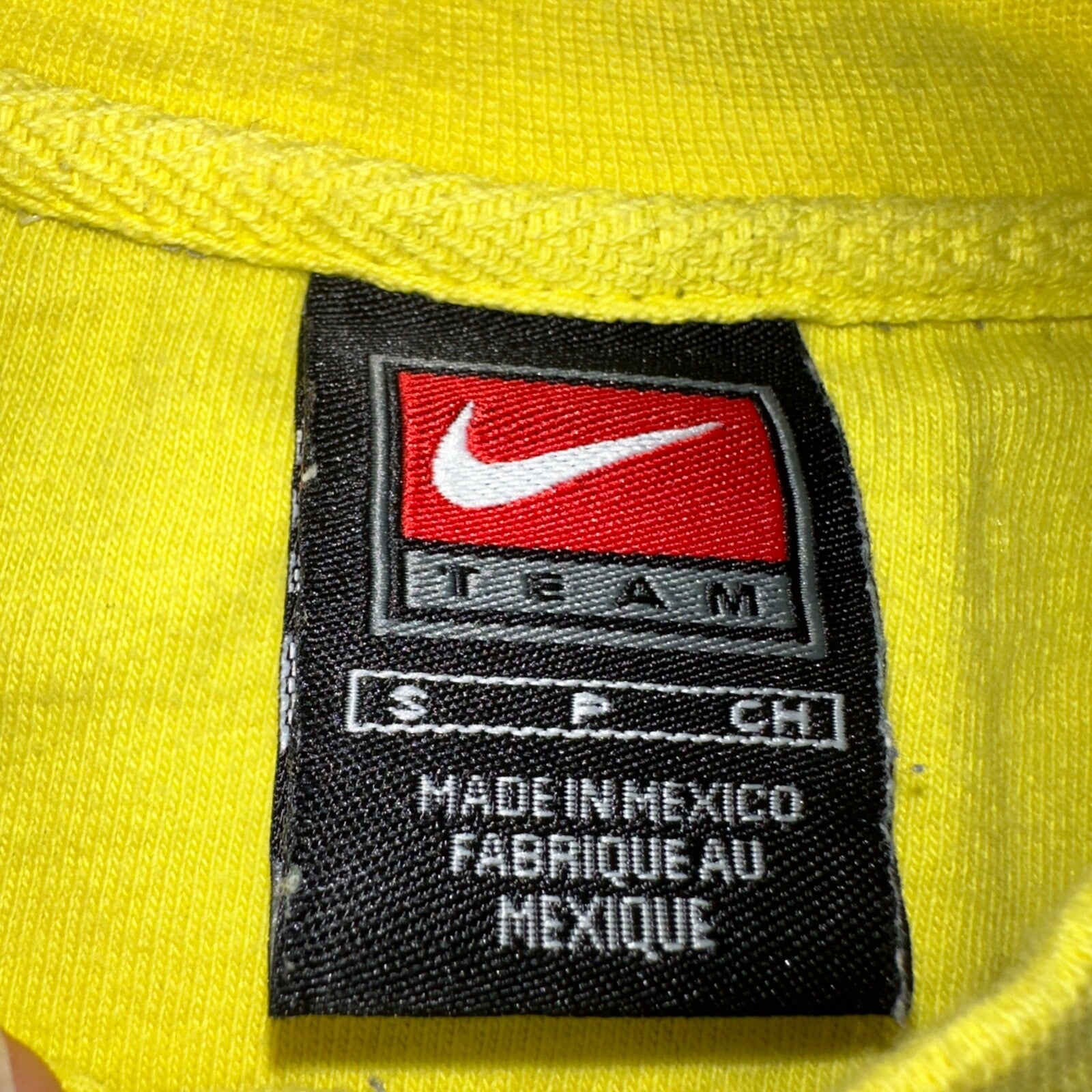 Nike Oregon Center Swoosh VTG T Shirt Y2K 90s Yellow Track Eugene Sports