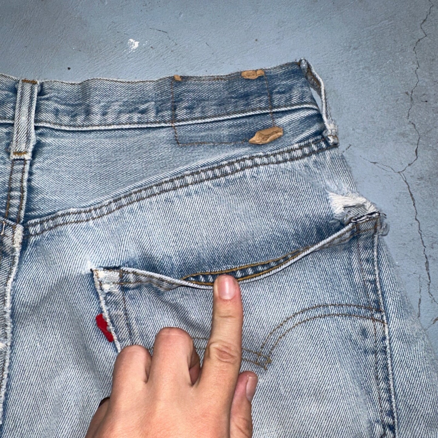 Levis 501 Vintage 80s Redline Selvedge USA XX Jeans Light Wash 35x38 Act 32x33