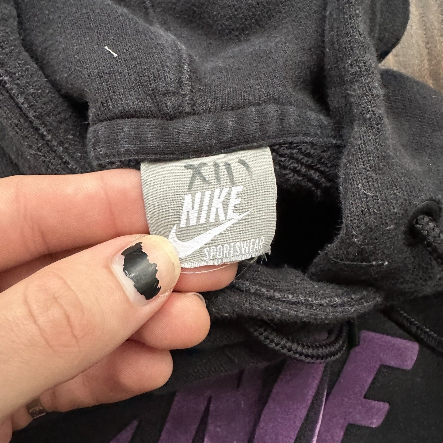 Nike Boys Sweater L Black Hoodie Logo Swoosh Pockets Pockets Long Sleeve Skate