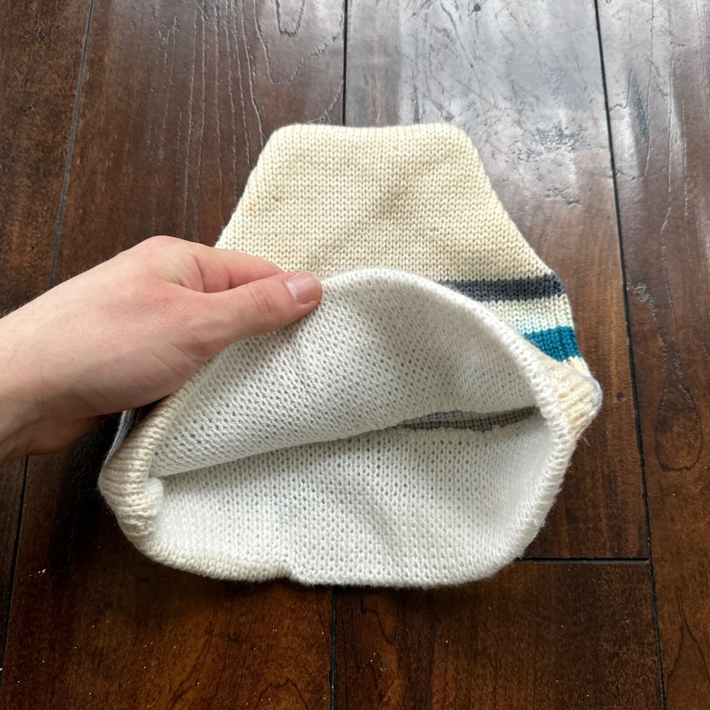 Vintage Hermans 100% Wool Beanie Winter Ski Hat Unisex White Blue Stripe Cap