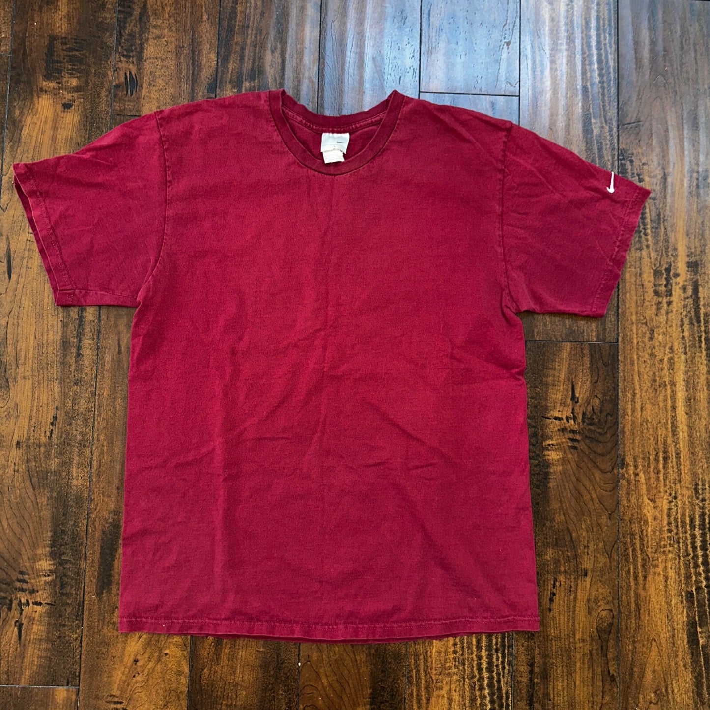 Nike Red Y2K Basic VTG T Shirt 2000s Simple Swoosh Center Silver Tag