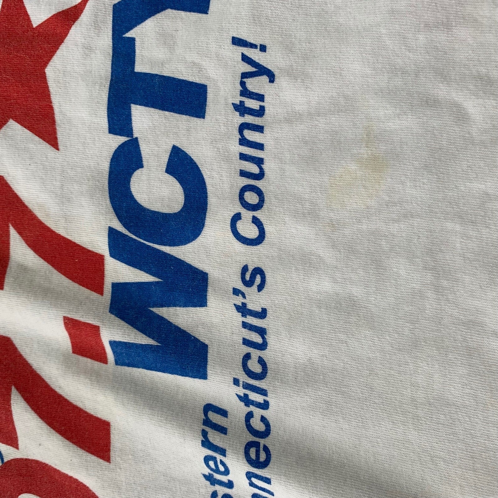 Connecticut Vintage T Shirt 97.9 Radio Talk Show Country Music Love Band Beatles