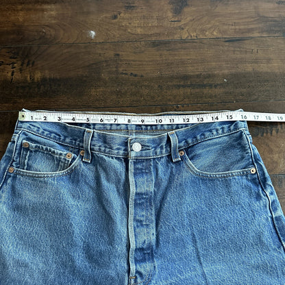 Levis 501 Vintage 90s Straight Leg XX Capri Jeans 36x34 Light Wash Act 32x25