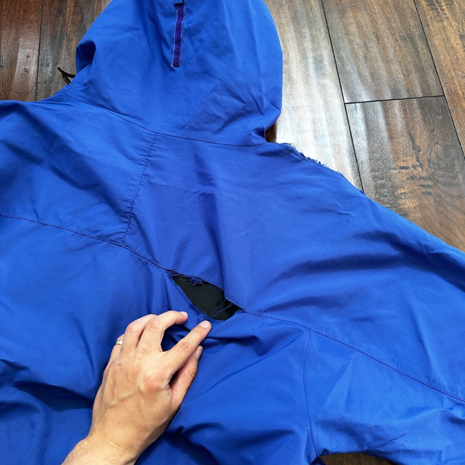 Eddie Bauer Windbreaker Jacket Mens M Blue Vintage Full Zip Ultrex Hooded RIPPED