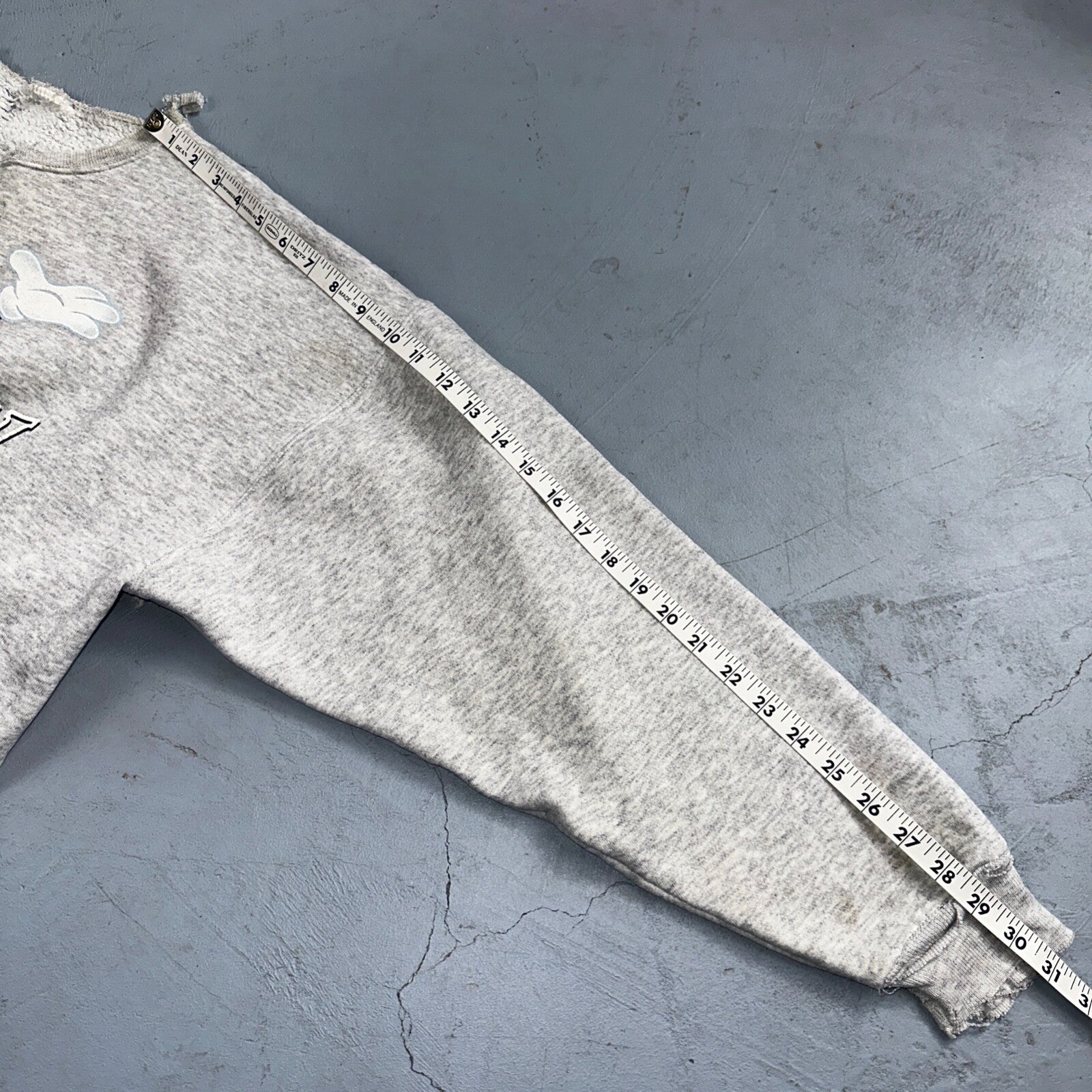 Disney Mickey Mouse VTG Disneyland Gray Fleece Sweatshirt Size XL Thrashed