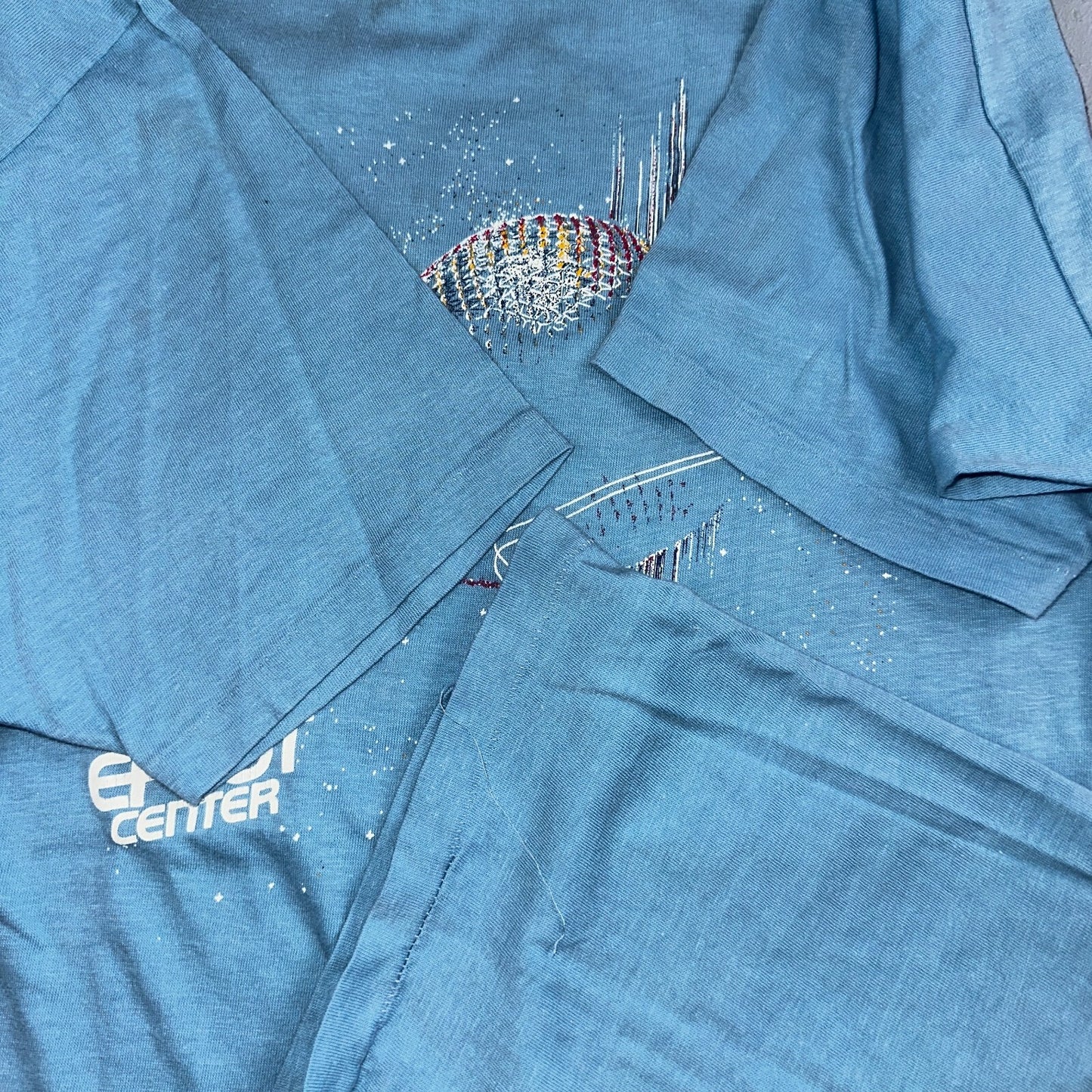 Disney World Epcot Center 1980s VTG T Shirt Rare Blue Single Stitch Mickey Earth