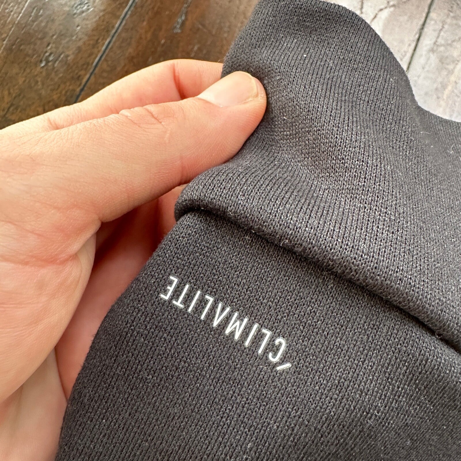 Adidas Women's Black Pullover Sweatshirt Size Medium Stiped Sleeves