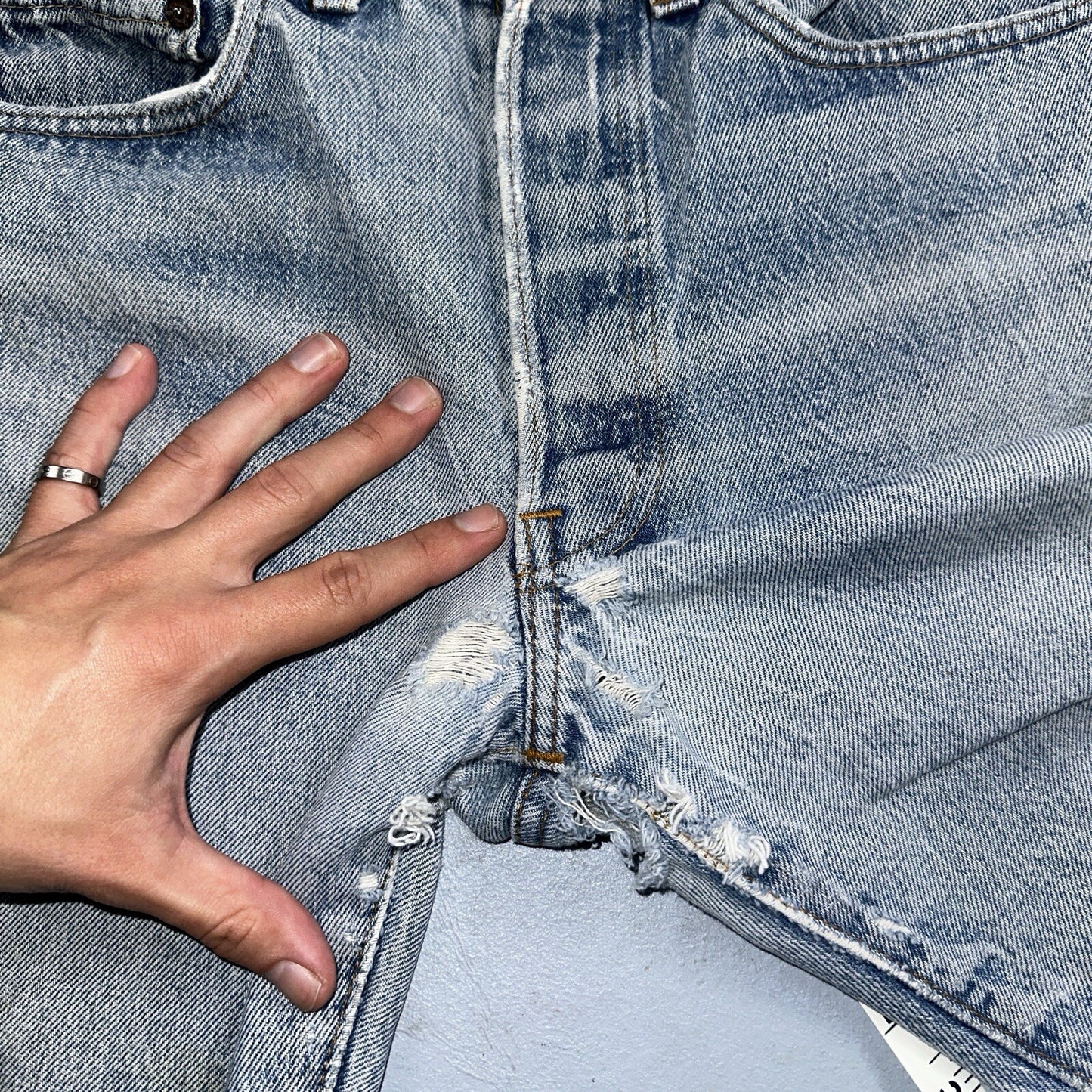 Levis 501 Vintage 80s USA XX Straight Leg Jeans 32x31 Thrashed Wash Act 30x26