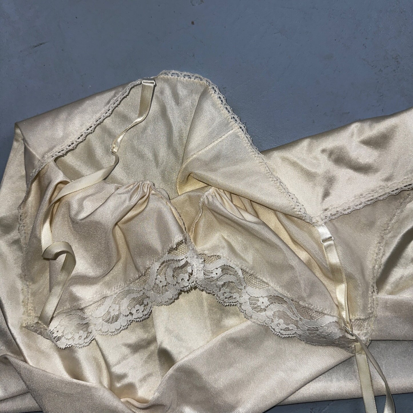 VTG Vanity Fair 1970s Lingerie Slip Dress Sleepwear Full Sweep Crop Lace